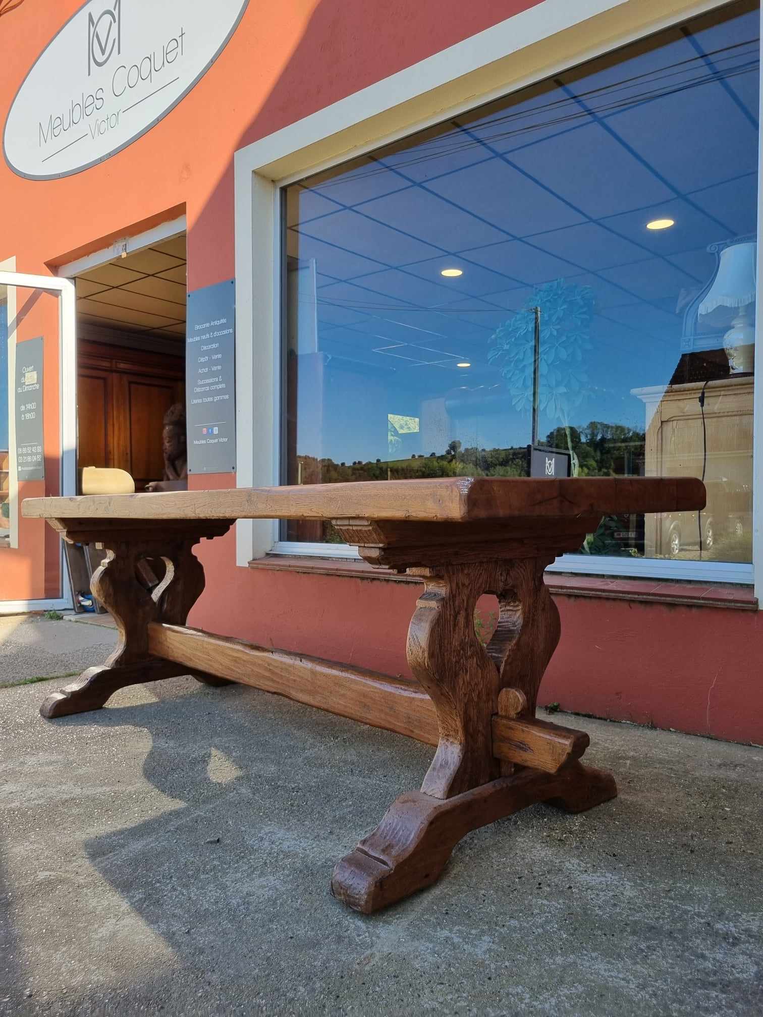 Farm table