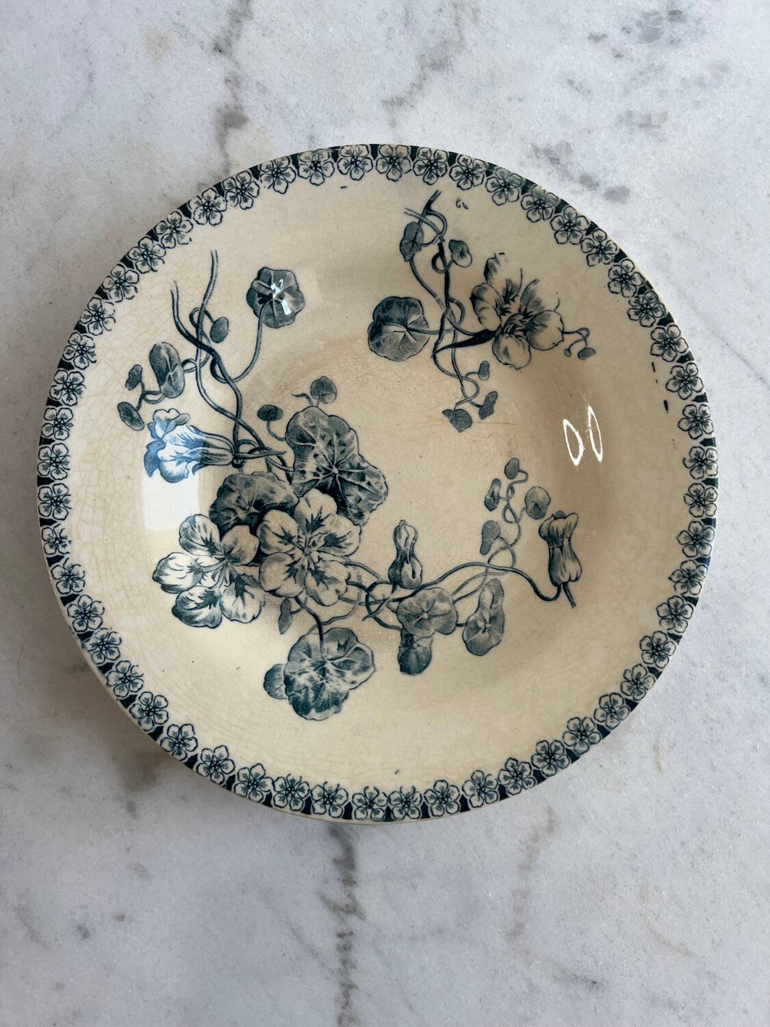 Set of 4 gien ironstone soup plates