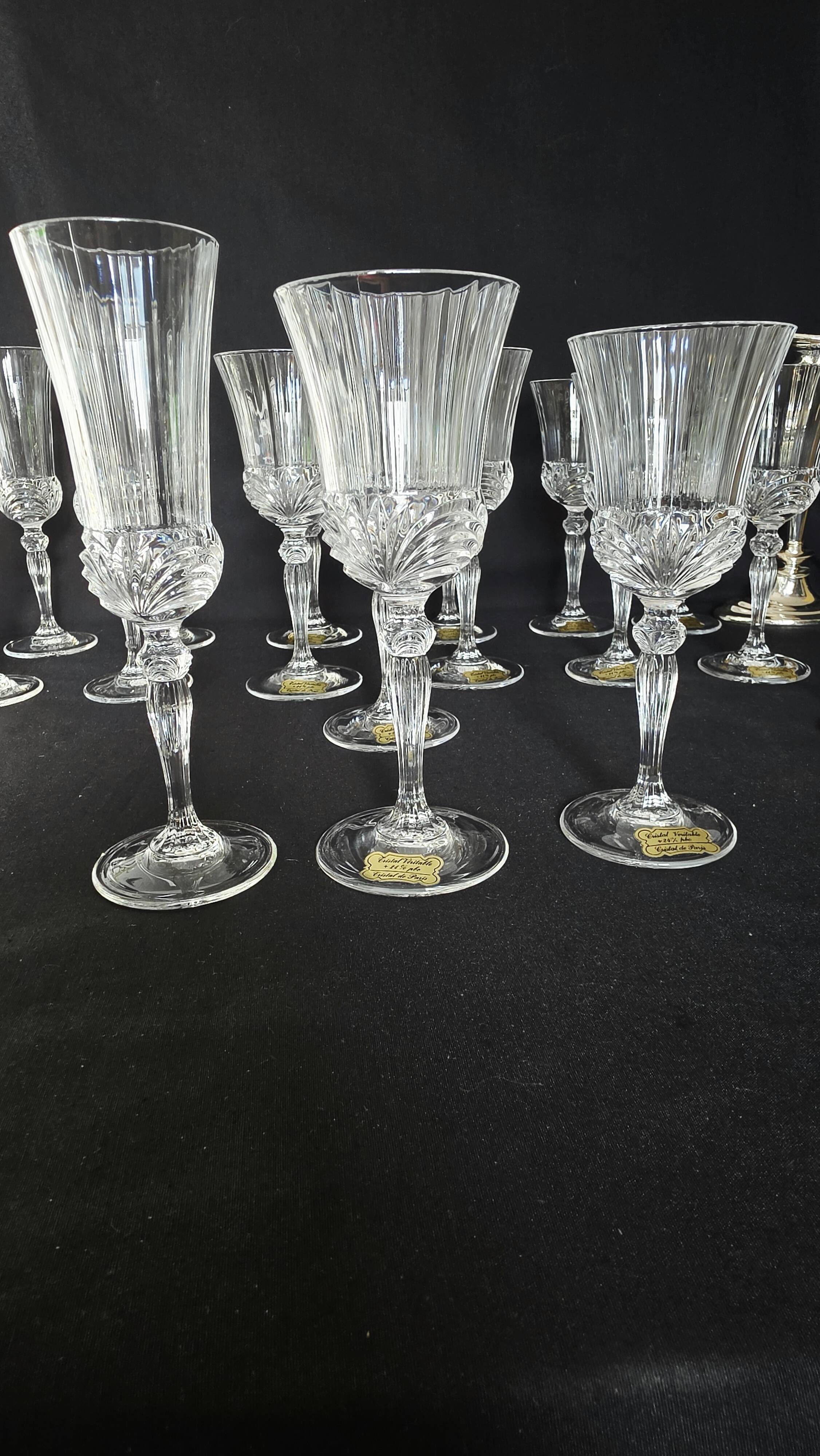 Lot exclusif de 18 verres authentiques en cristal de Lorraine Paris (+24 %