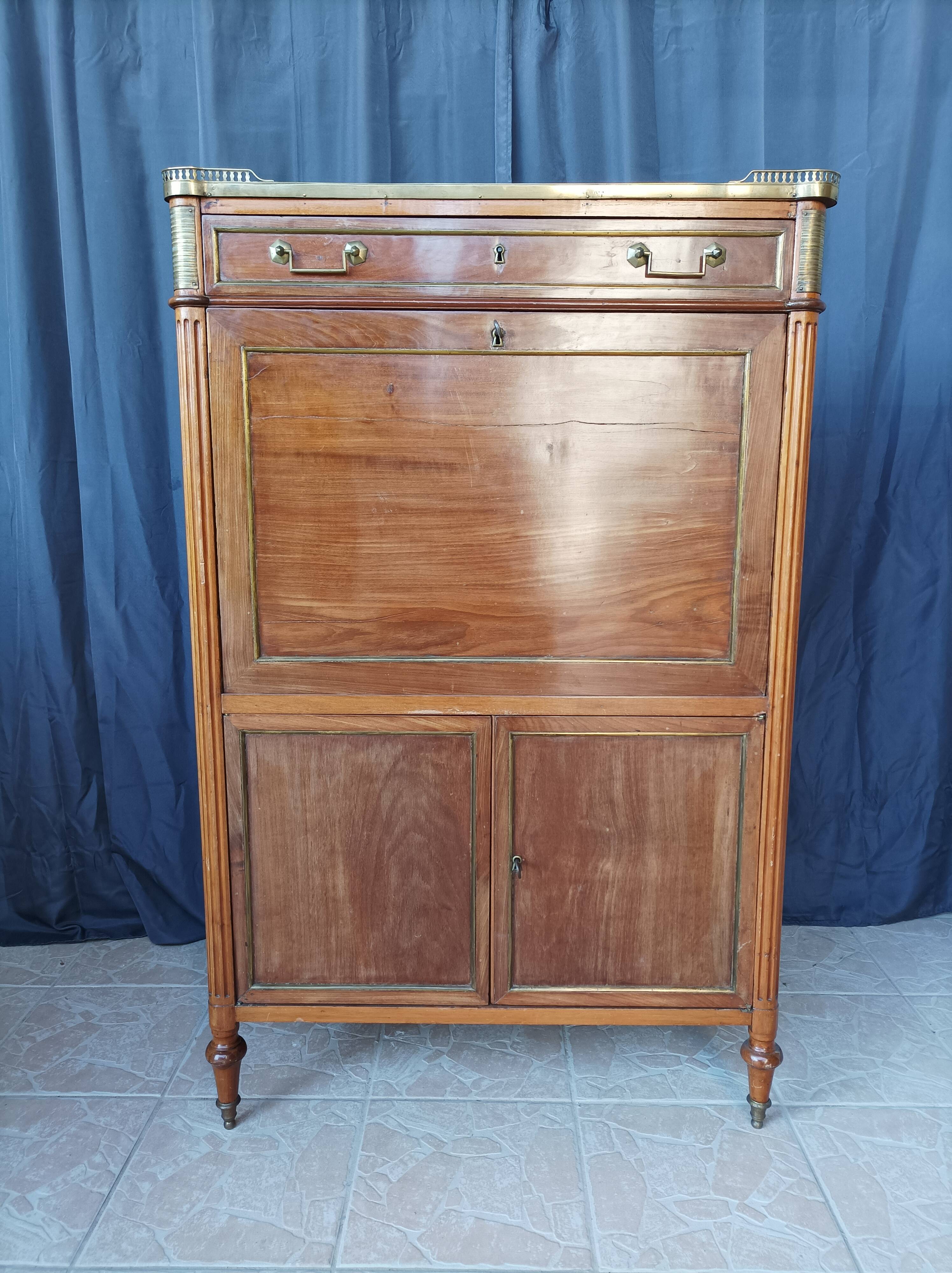 Secretary Louis XVI in mahogany 18th century