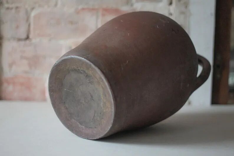 Old handled pot, antique pot, handled jar, interior decoration, collection, pottery.