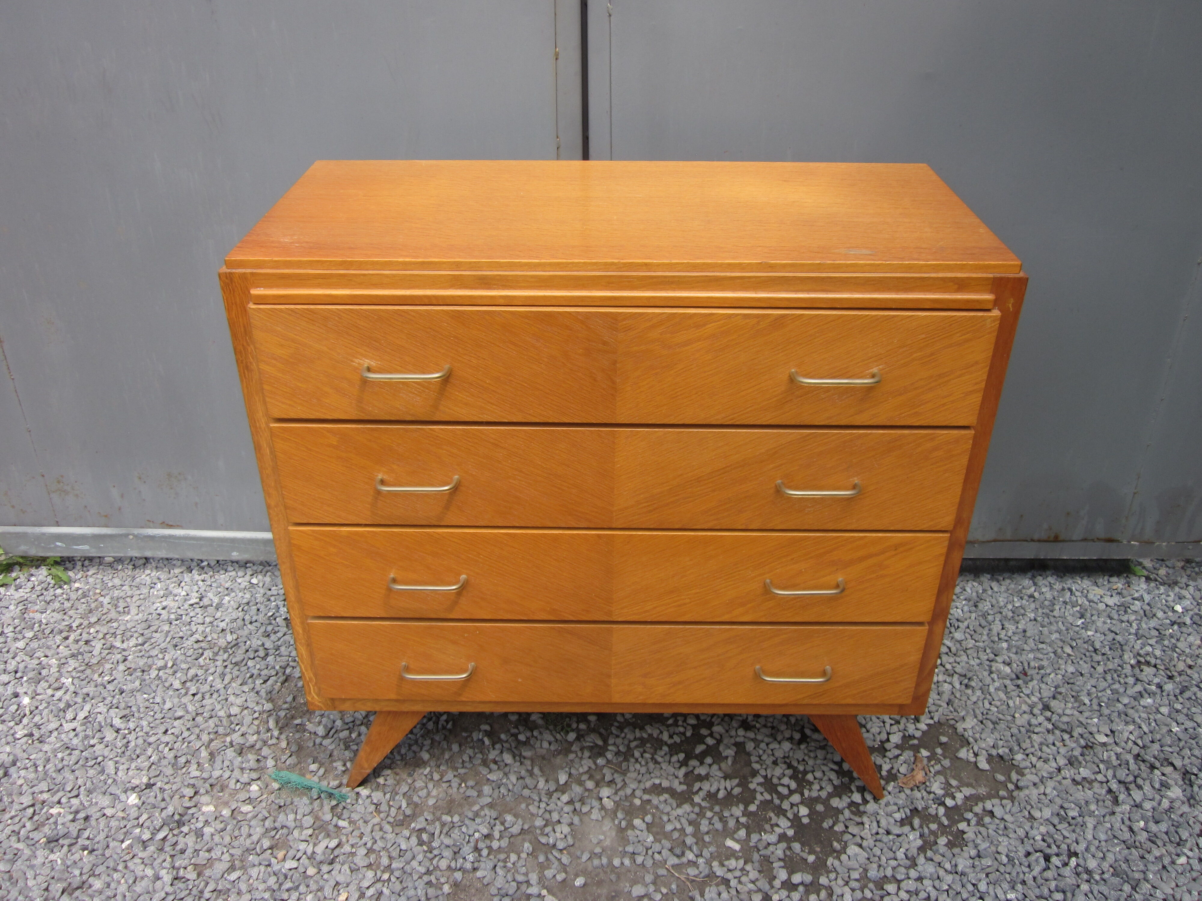 Commode vintage a pieds compas