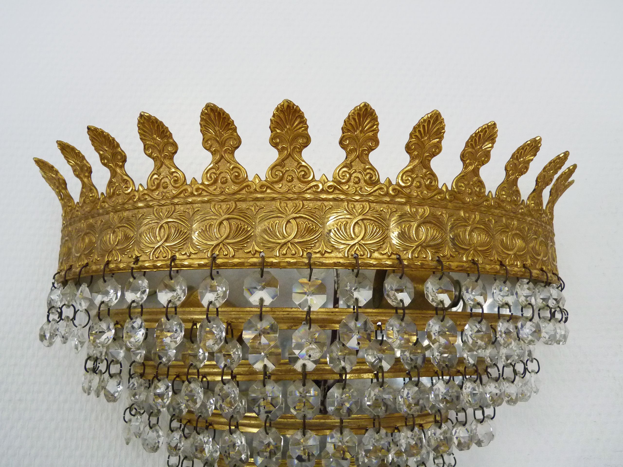 Pair of vintage wall lamps double lights with glass and brass grapevines. Year 70 80