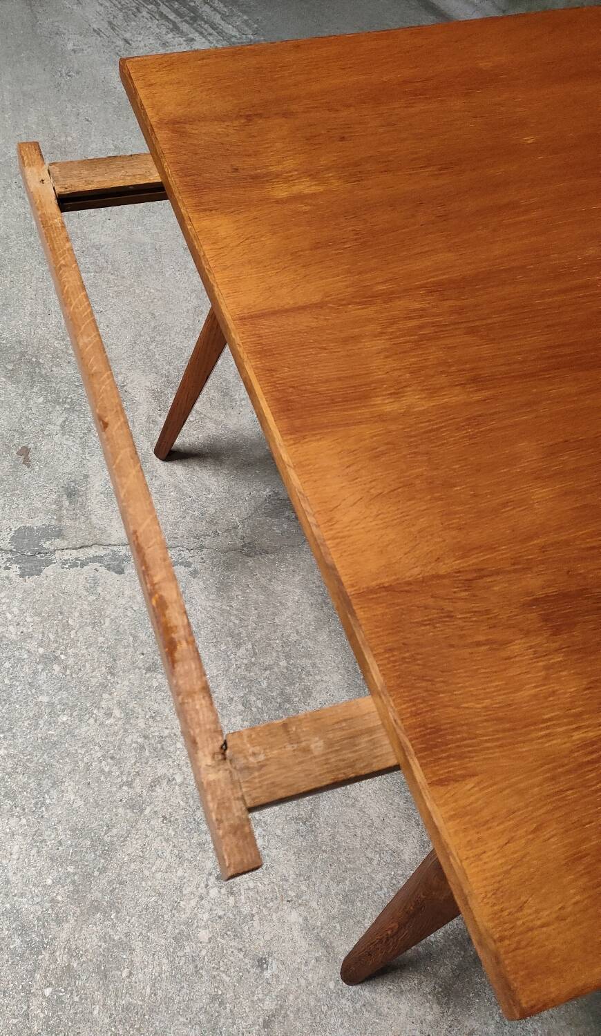 Table de salon pieds compas 50's en chêne 130x90 cm