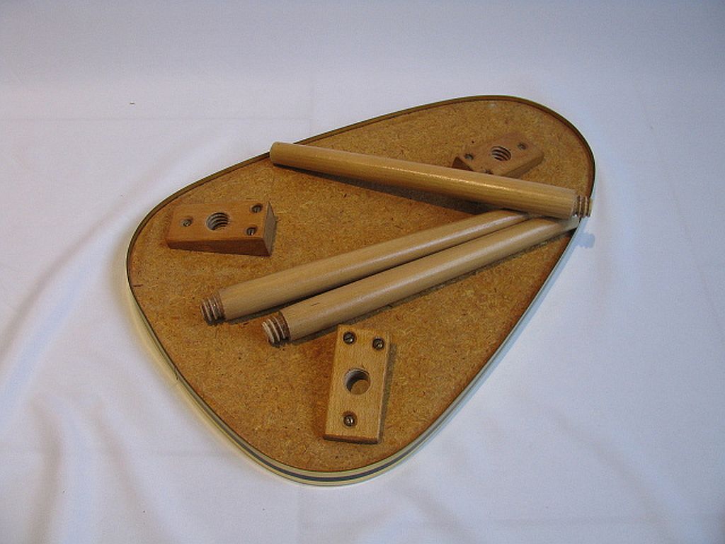 Table d'appoint trépied du milieu du siècle, années 1970
