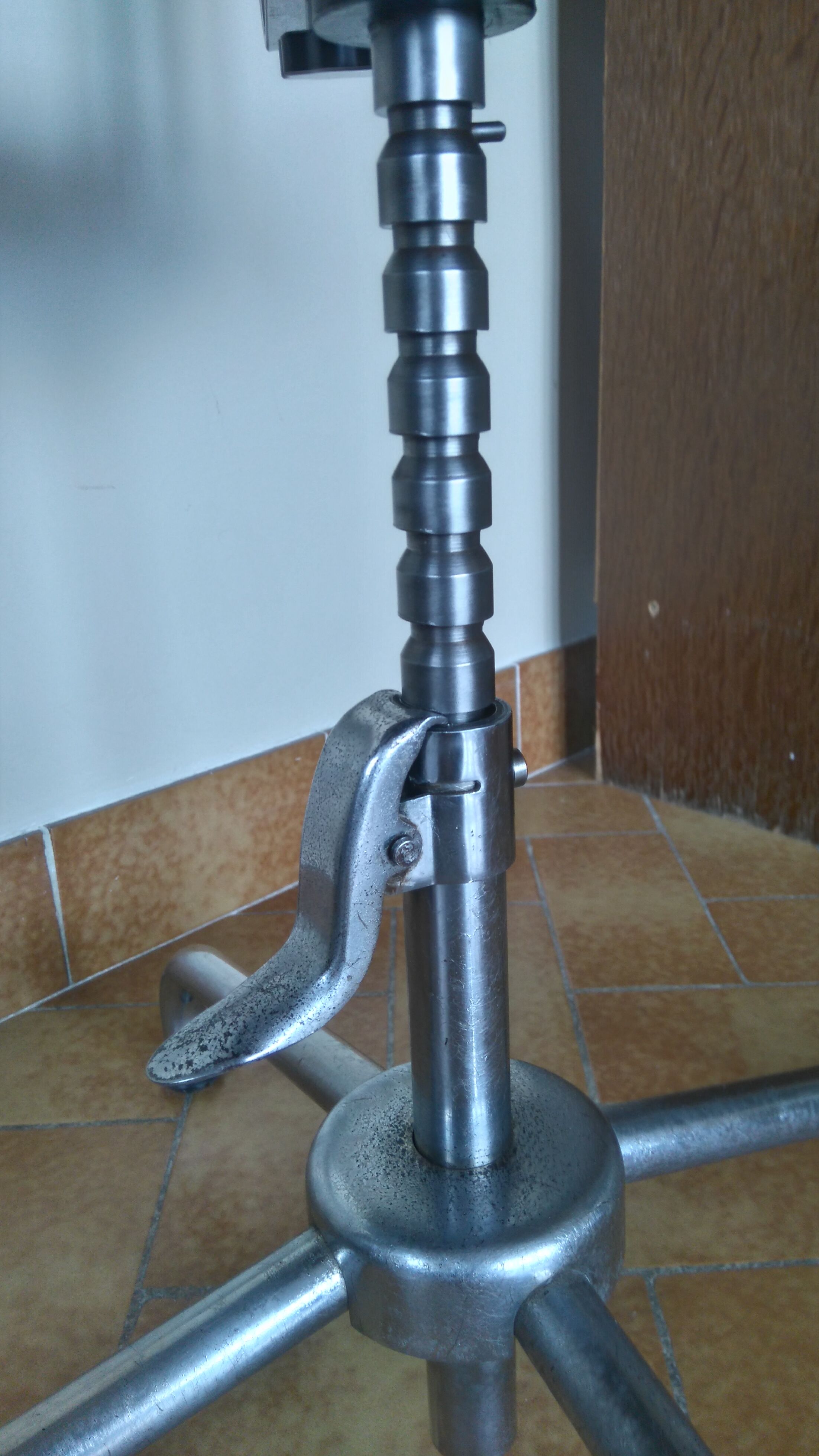 SAFAL watchmaking Workshop Chair by M. Crosa