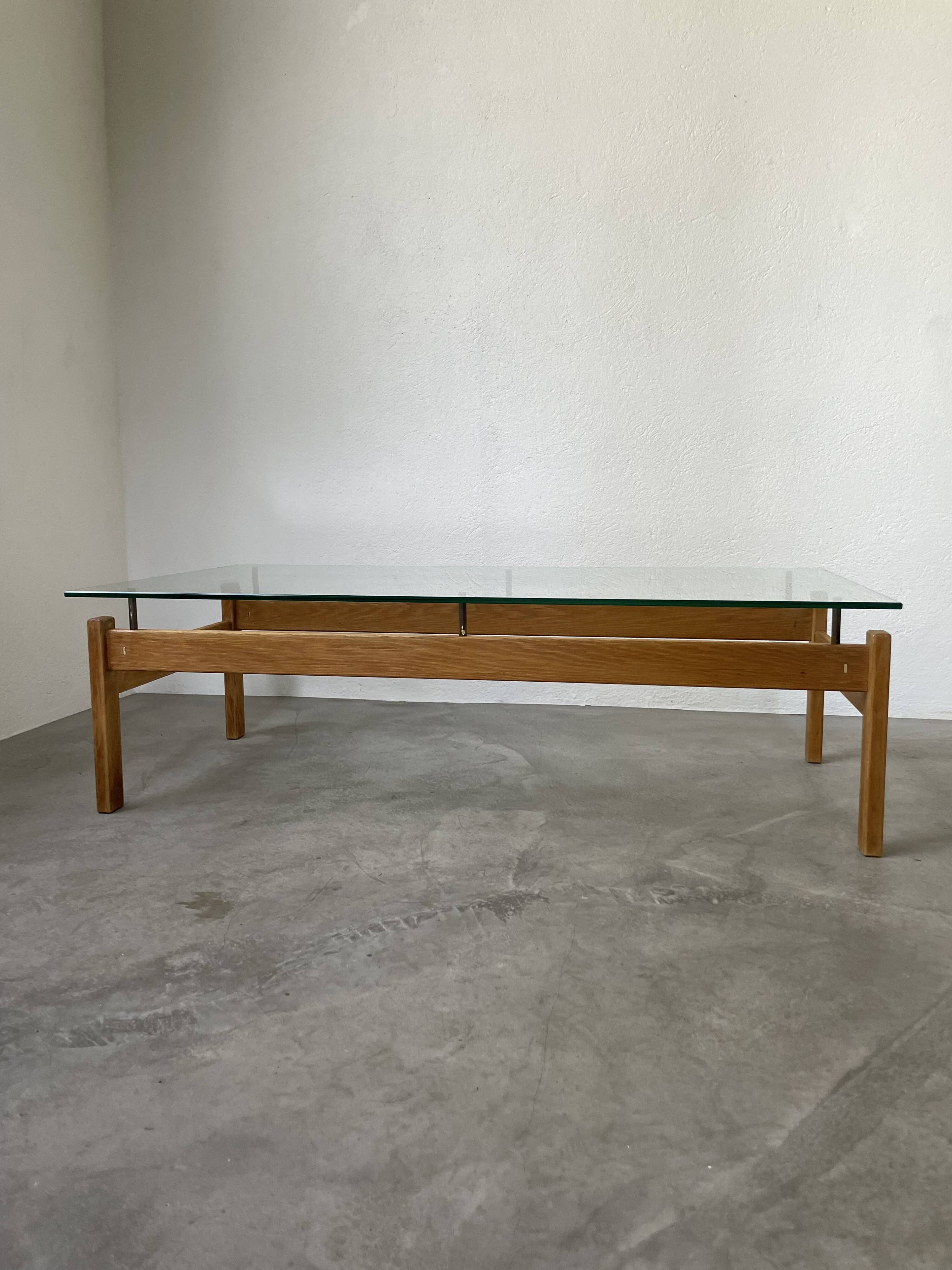 Table scandinave teck blond et verre 60