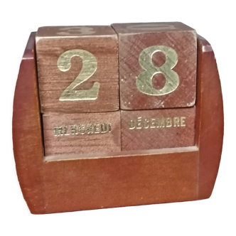 Calendrier perpetuel en bois vintage