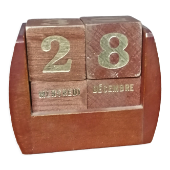 Vintage wooden perpetual calendar