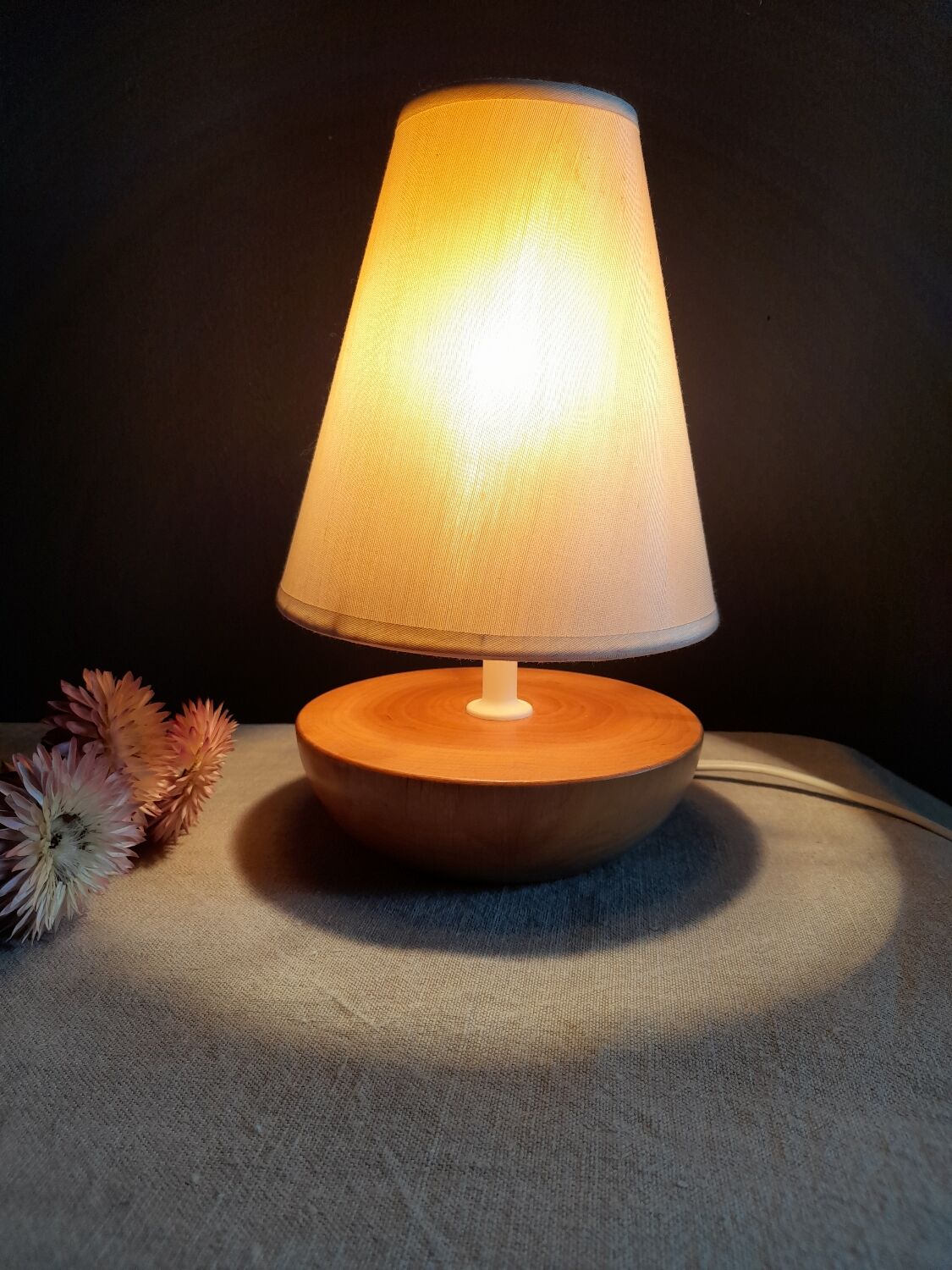 Table lamp blond wood and ecru fabric