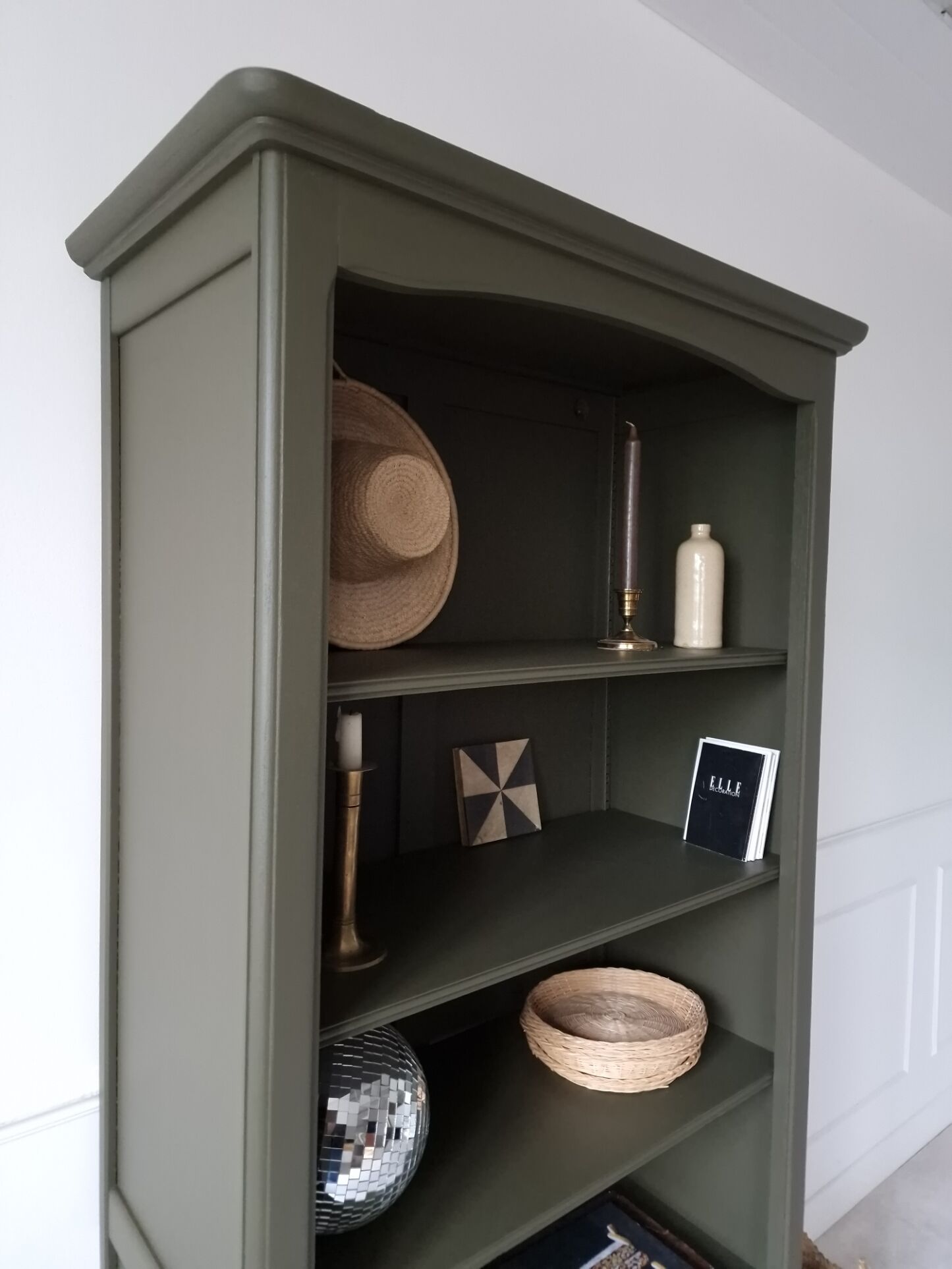 Antique khaki shelf
