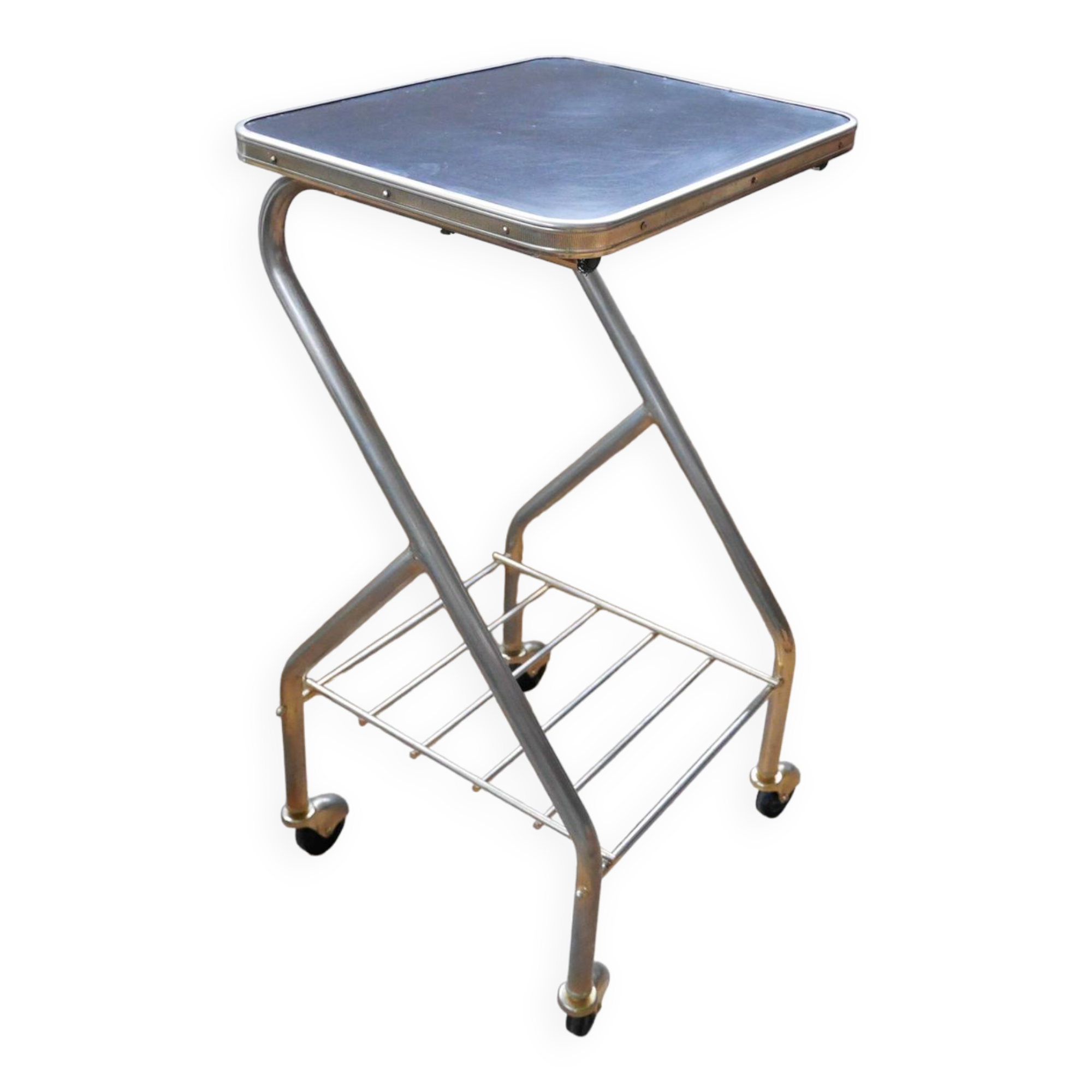 Tablette de style industriel en acier et plateau bois