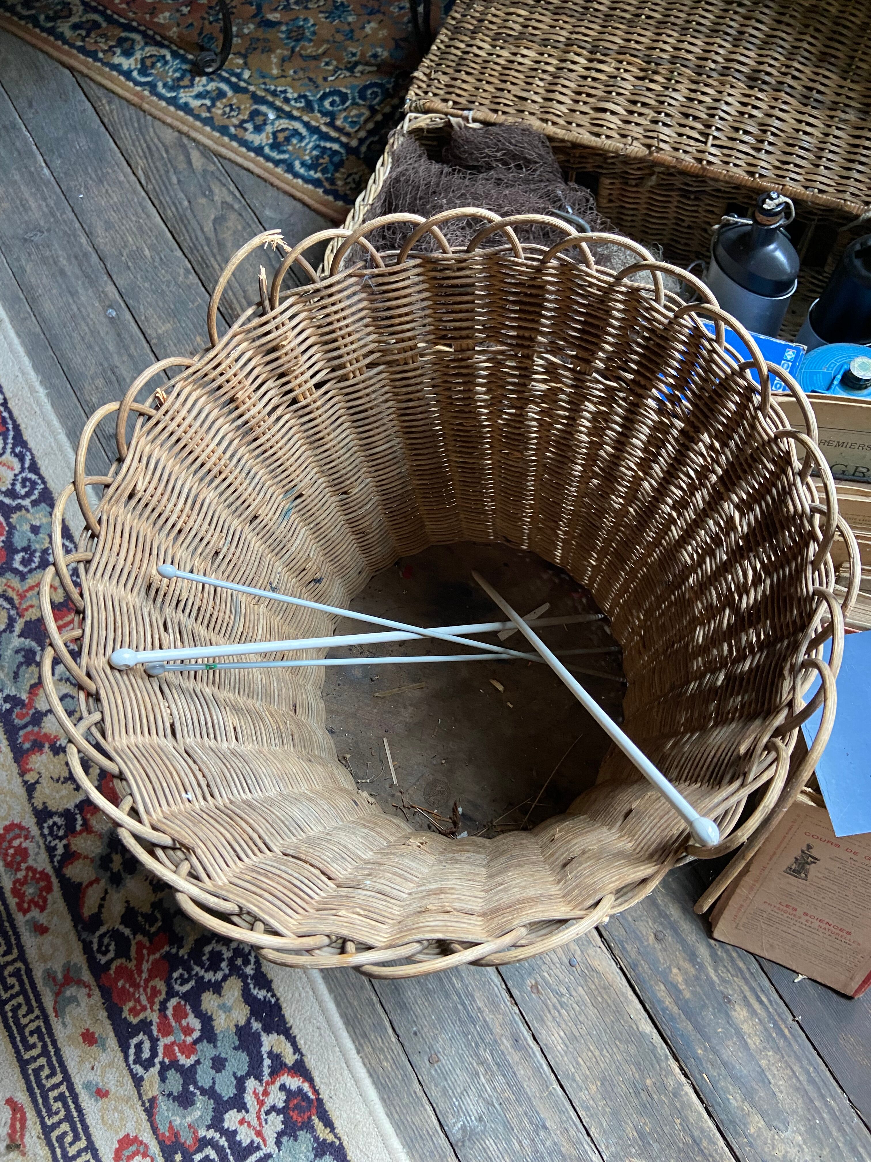 Rattan basket on feet