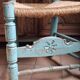 chaises en bois turquoise vintage