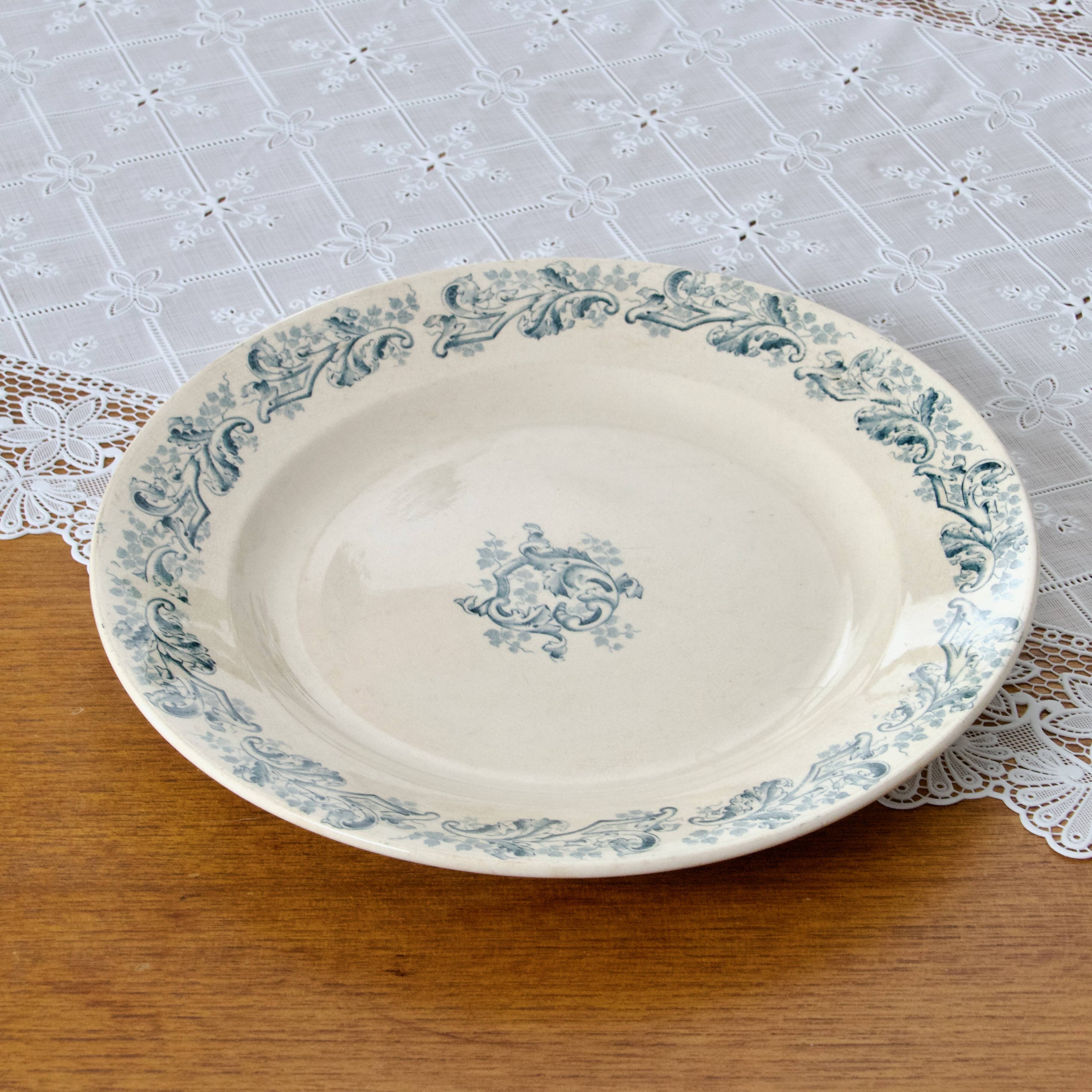 Round dish 19th Longwy iron earth "Russian"