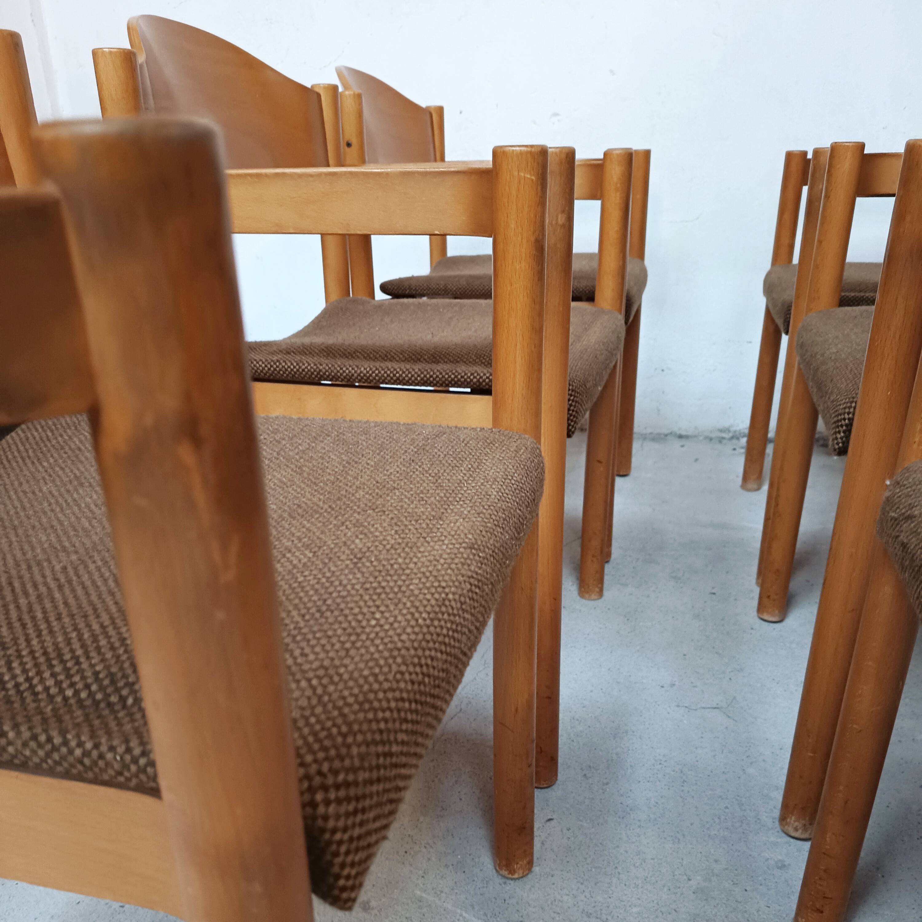 6 chaises Hiller, 1980