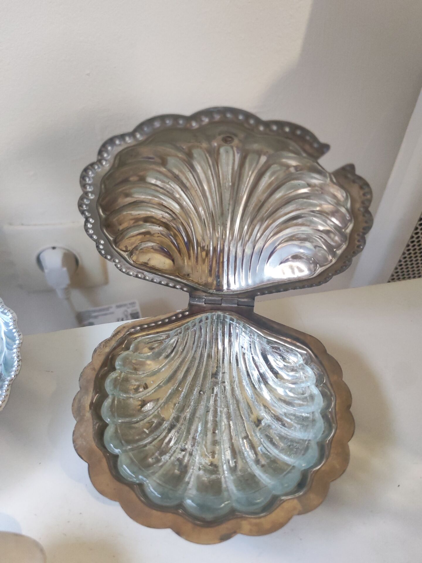 5 scallop butter dishes