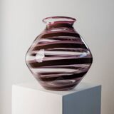 Vase en verre Murano XXL en verre clair avec des rayures violettes, verre d'art italien des années 1970.