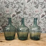 Series of 3 ladies jeanne / carboys