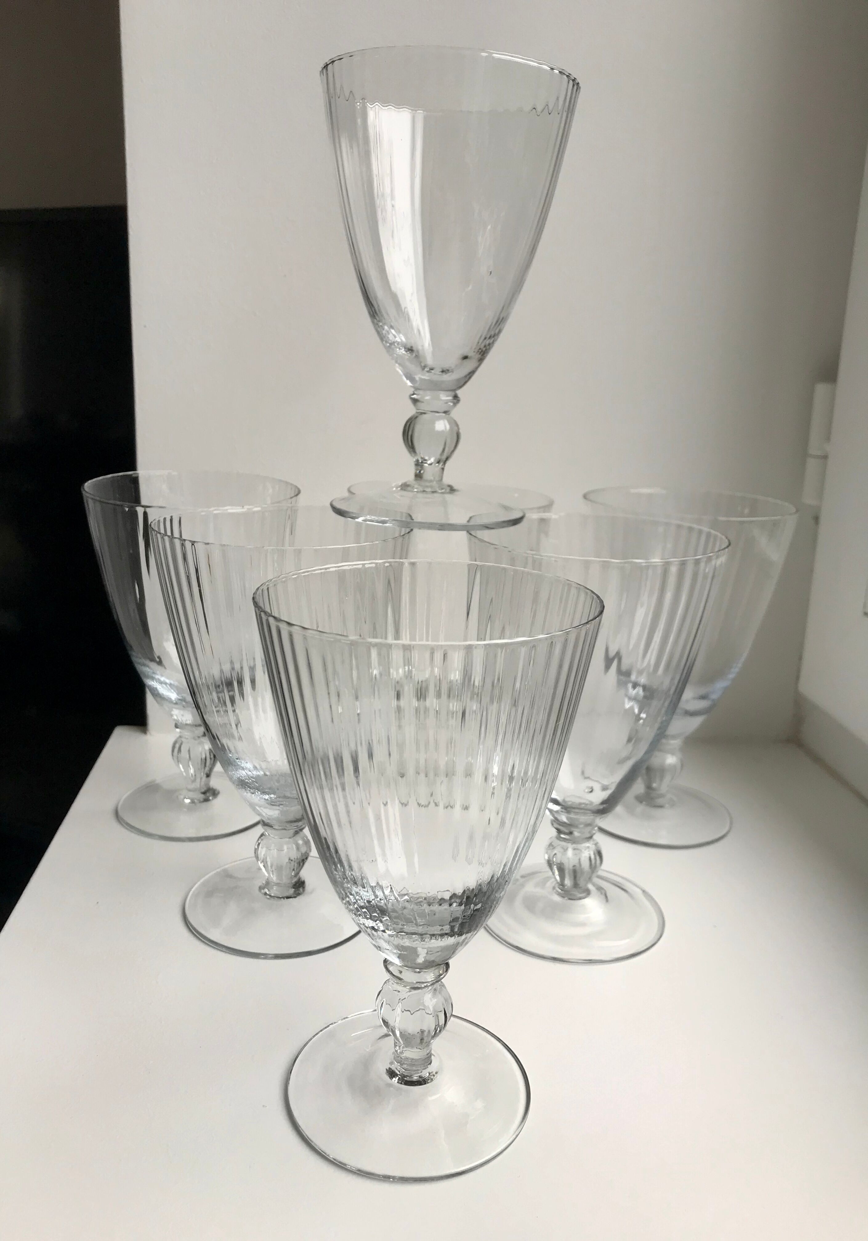 Set of 7 molded glass wine glasses 30-40s