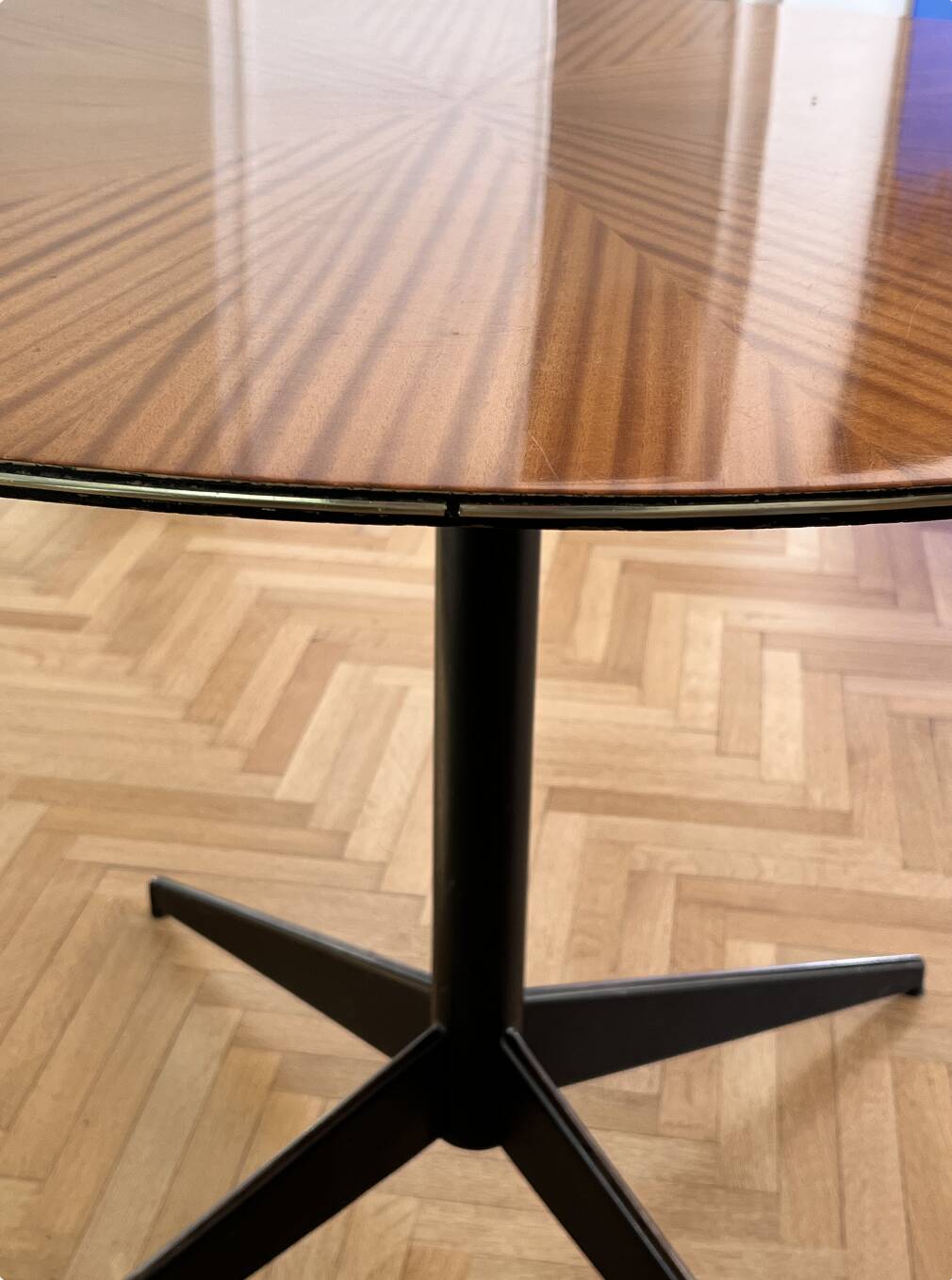 Round table Designer Ignazio Gardella
