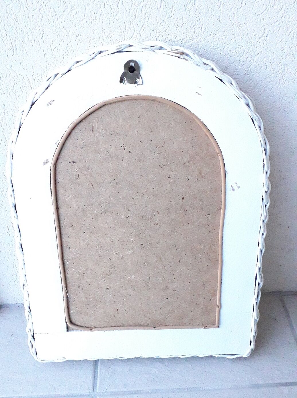 White wicker mirror