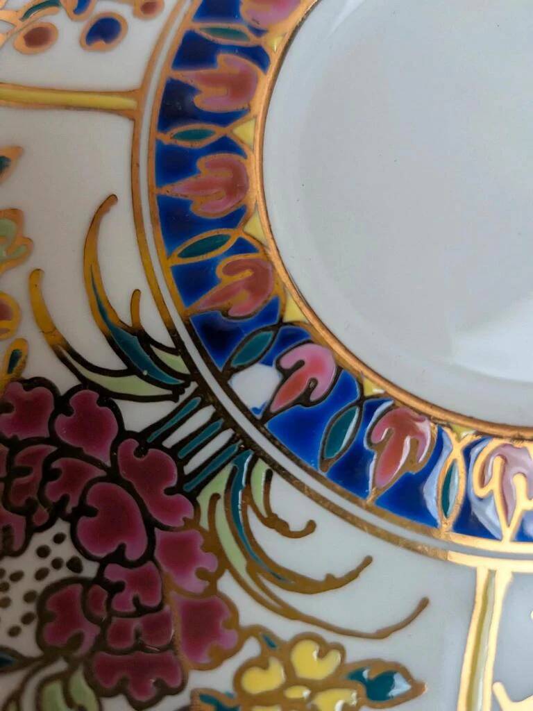 Set of 4 hand-painted saucers from Thailand – Polychrome floral decoration and gilding.
