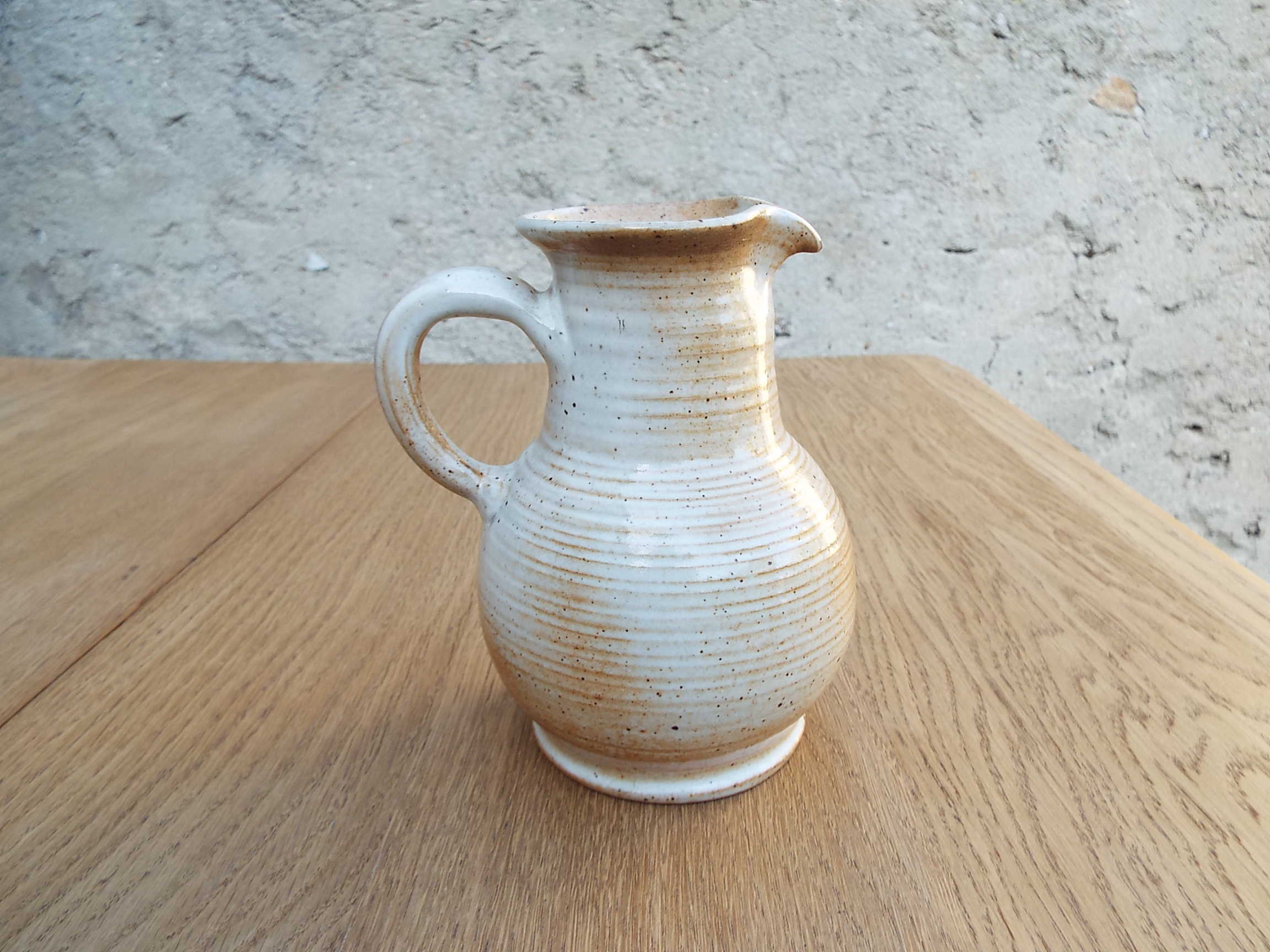 Pitcher 0.75l in marsh sandstone