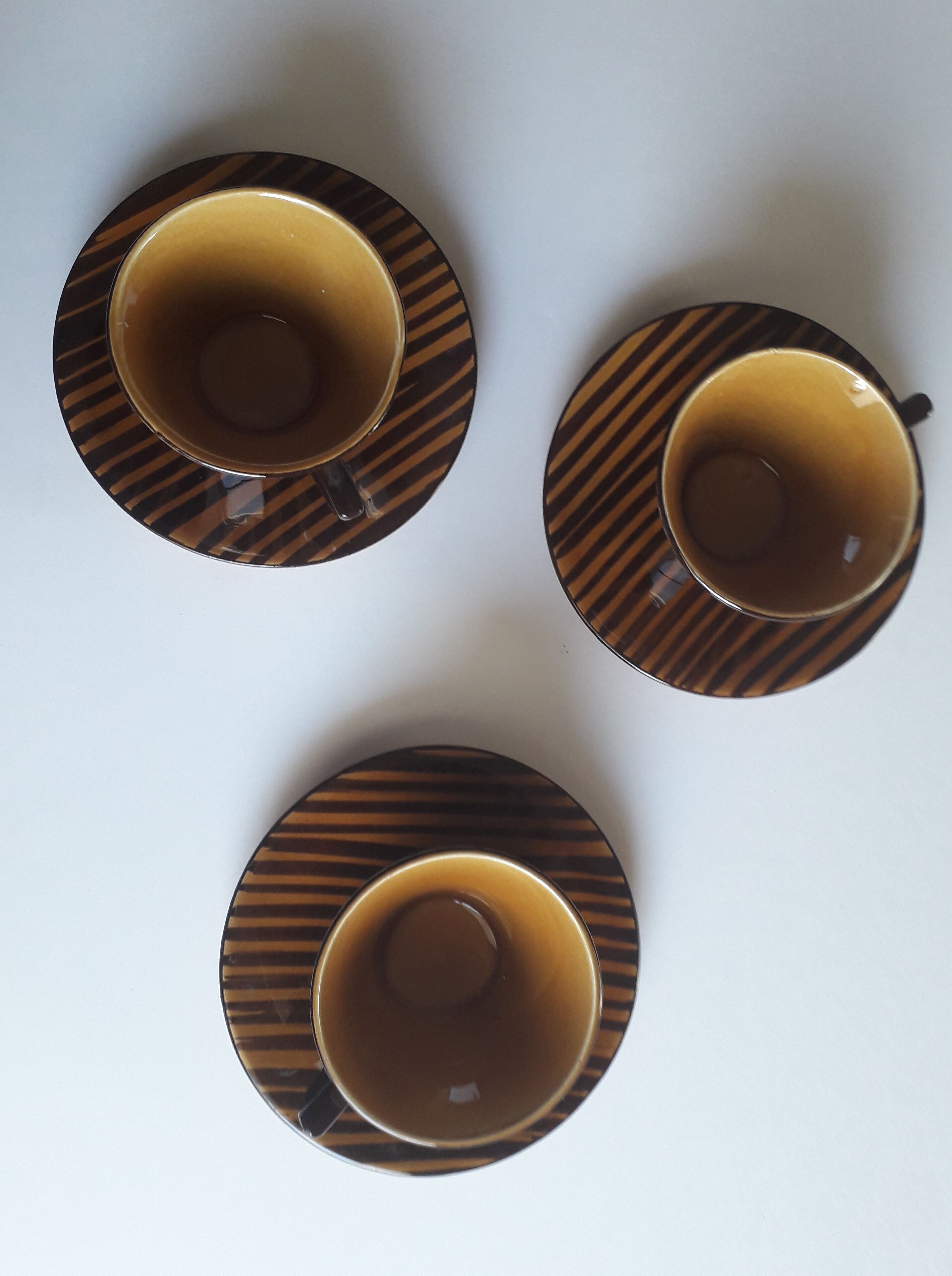 Domino model zebra coffee cups