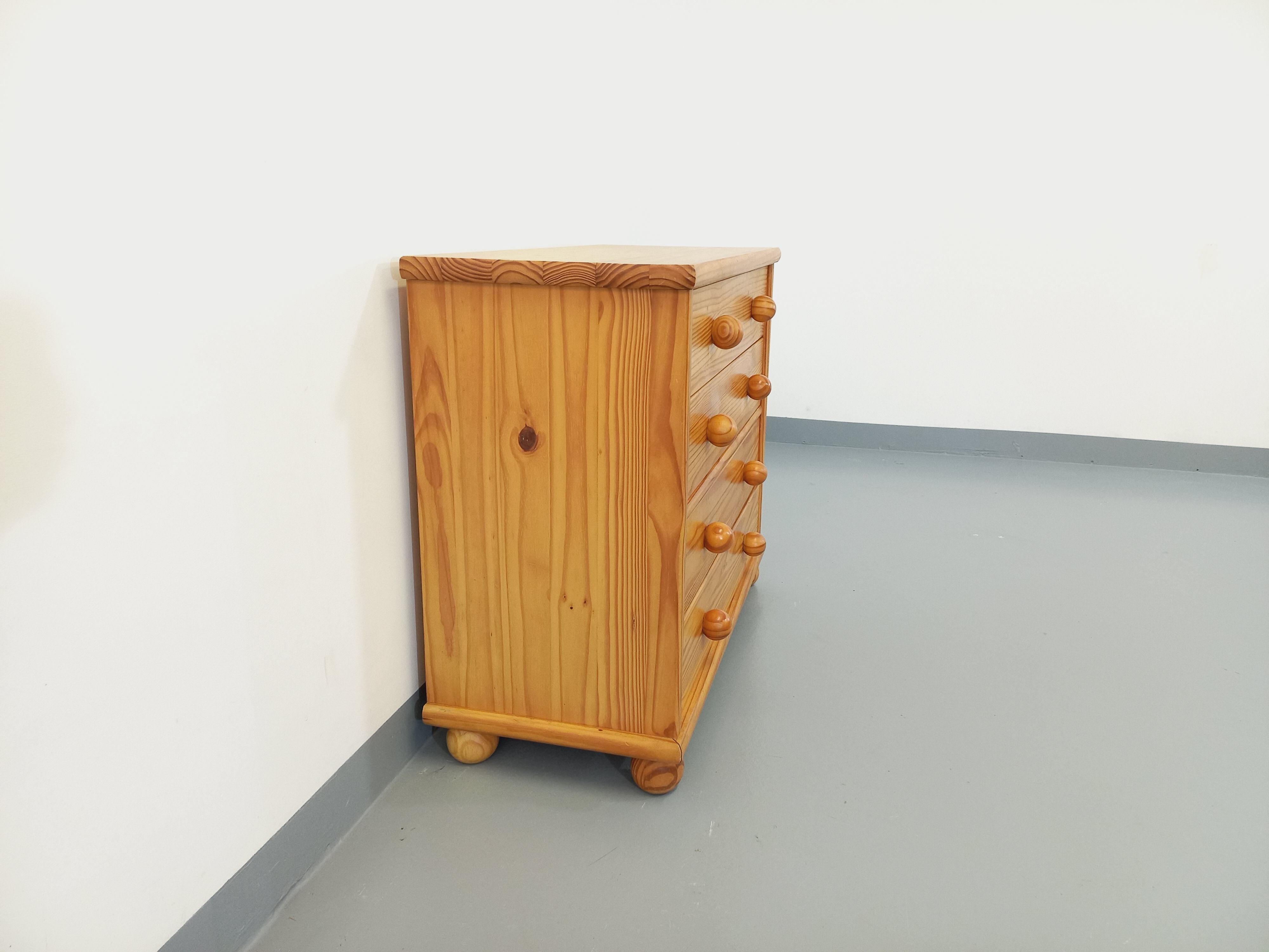 Commode en pin vintage des années 70
