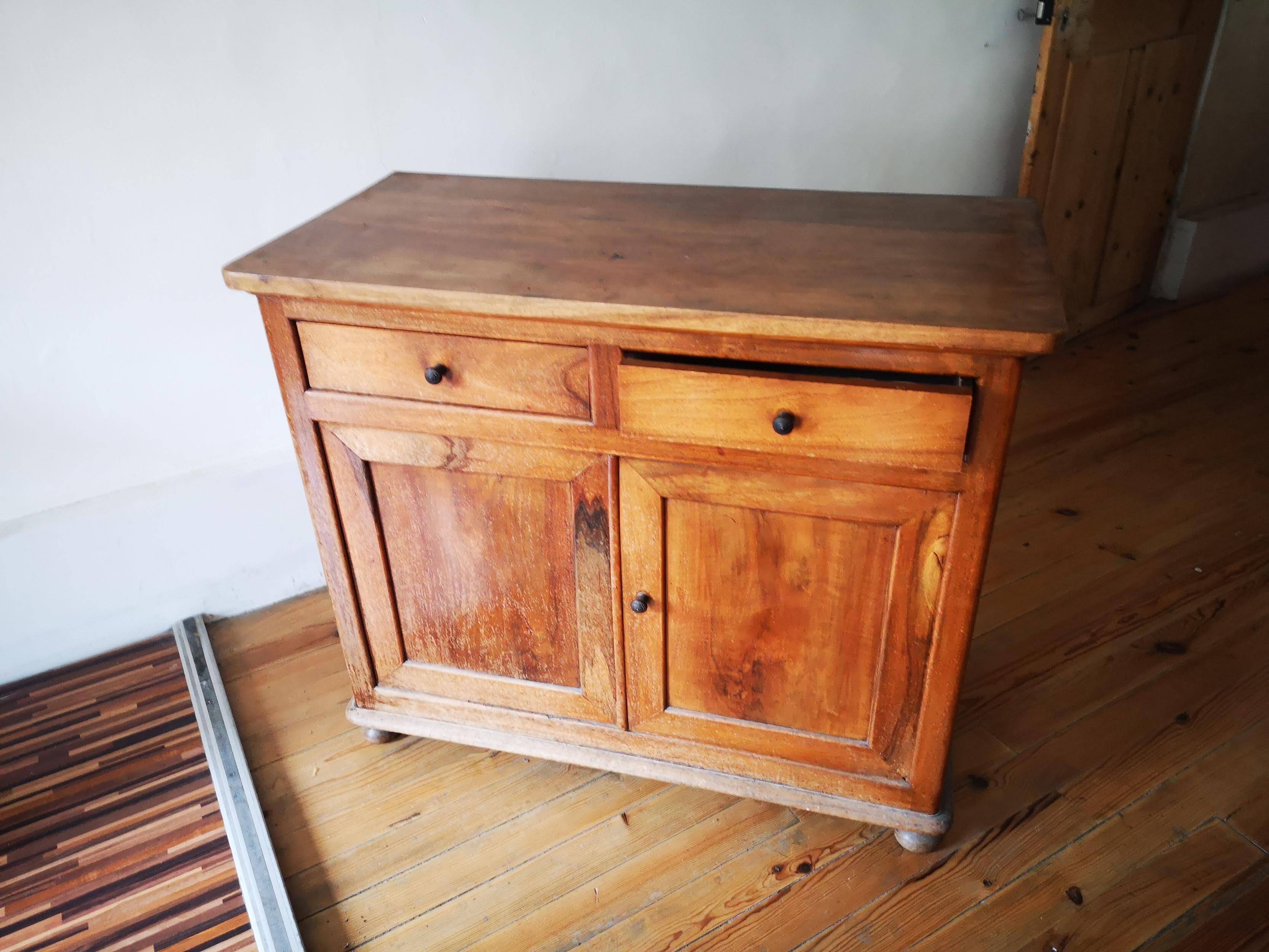 ANTIQUE SOLID WOOD SIDEBOARD – Country / Rustic style