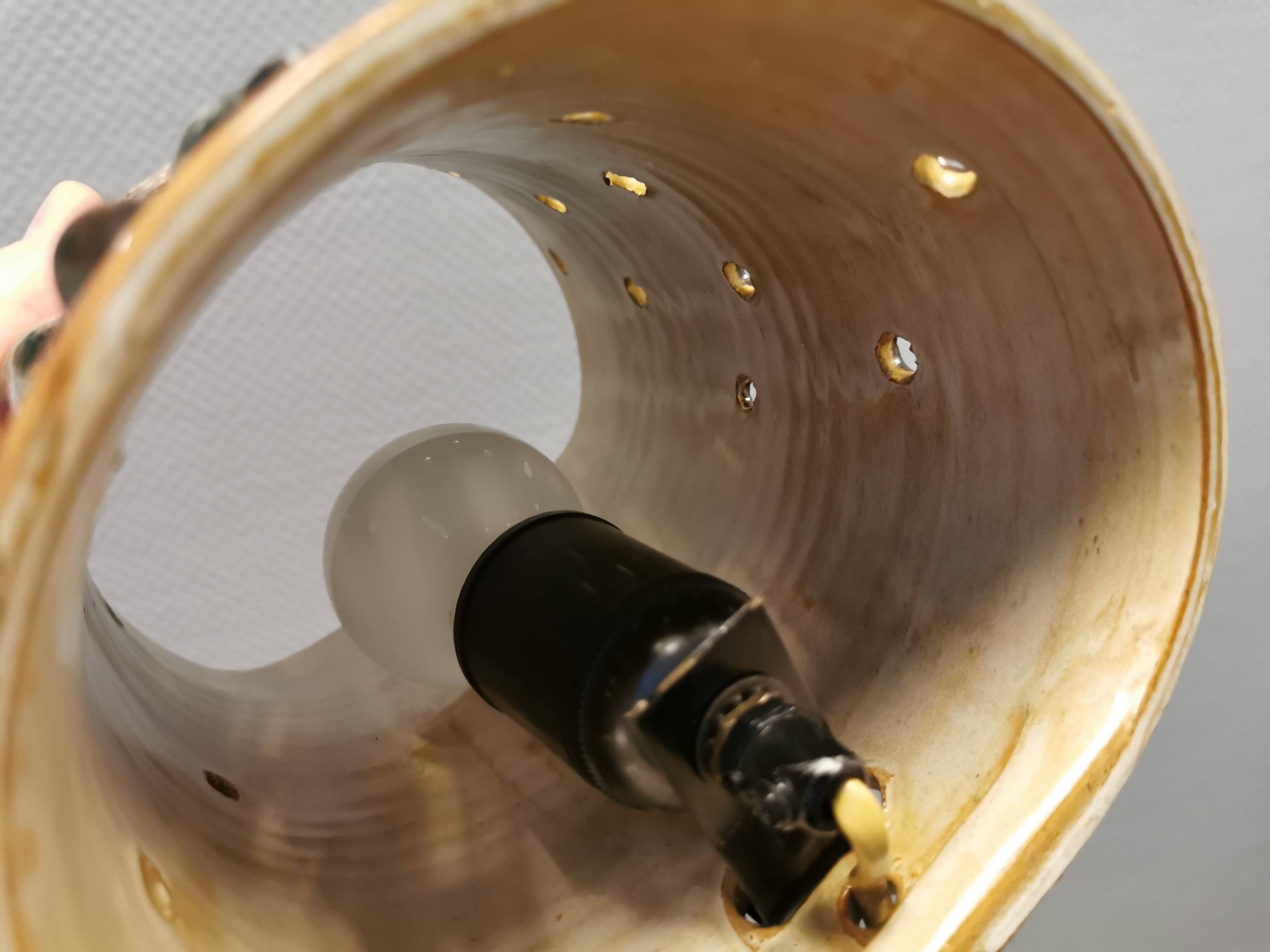 Ceramic wall light, designed by Jette Hellerøe for Axella Denmark, 1960s.