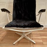 Swivel chair in metal and Bakelite, 1960s design.