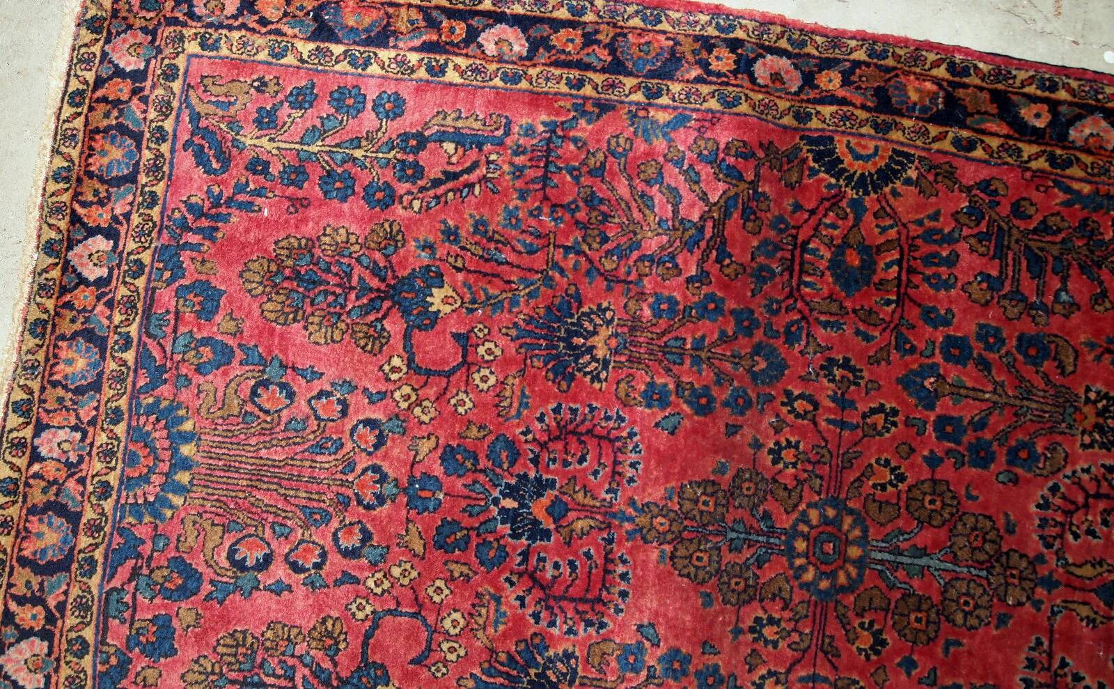 Handmade antique Persian Sarouk rug 112cm x 164cm 1920s - 1B748