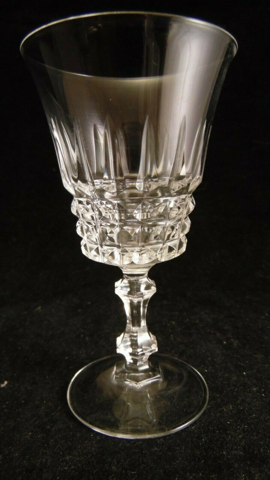 Service of 6 red wine glasses in Arques crystal