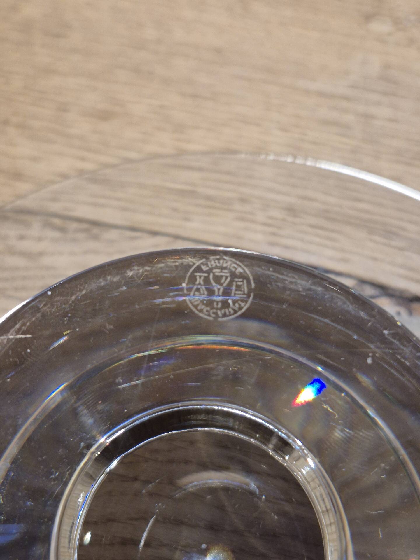 Large crystal bowl on a stand, signed Baccarat – Ø 25 cm