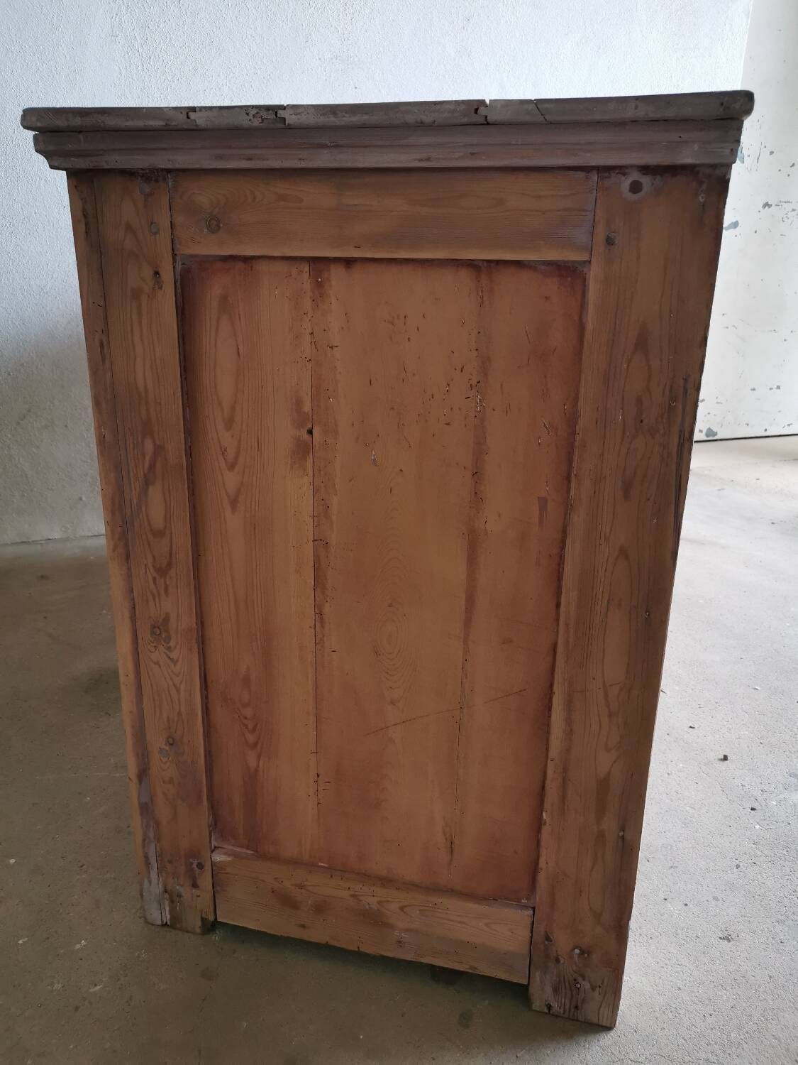 Kitchen Counter / Island