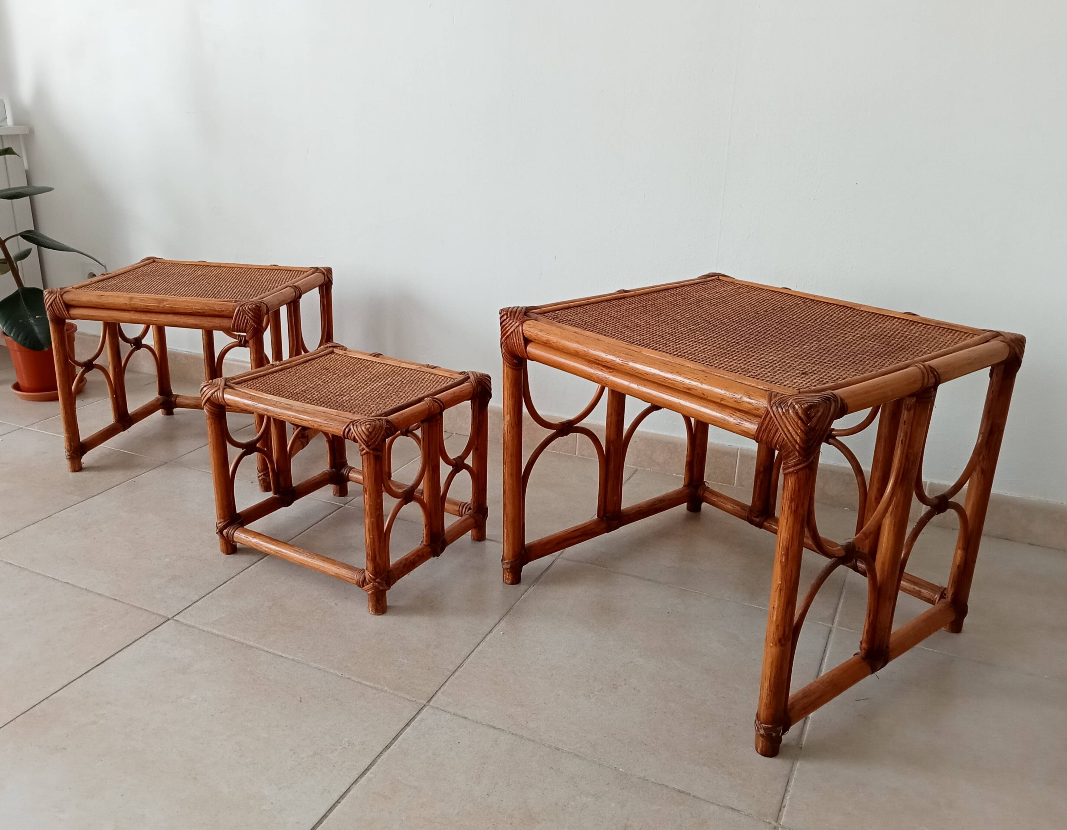 Set of 3 vintage nesting tables in bamboo and woven rattan