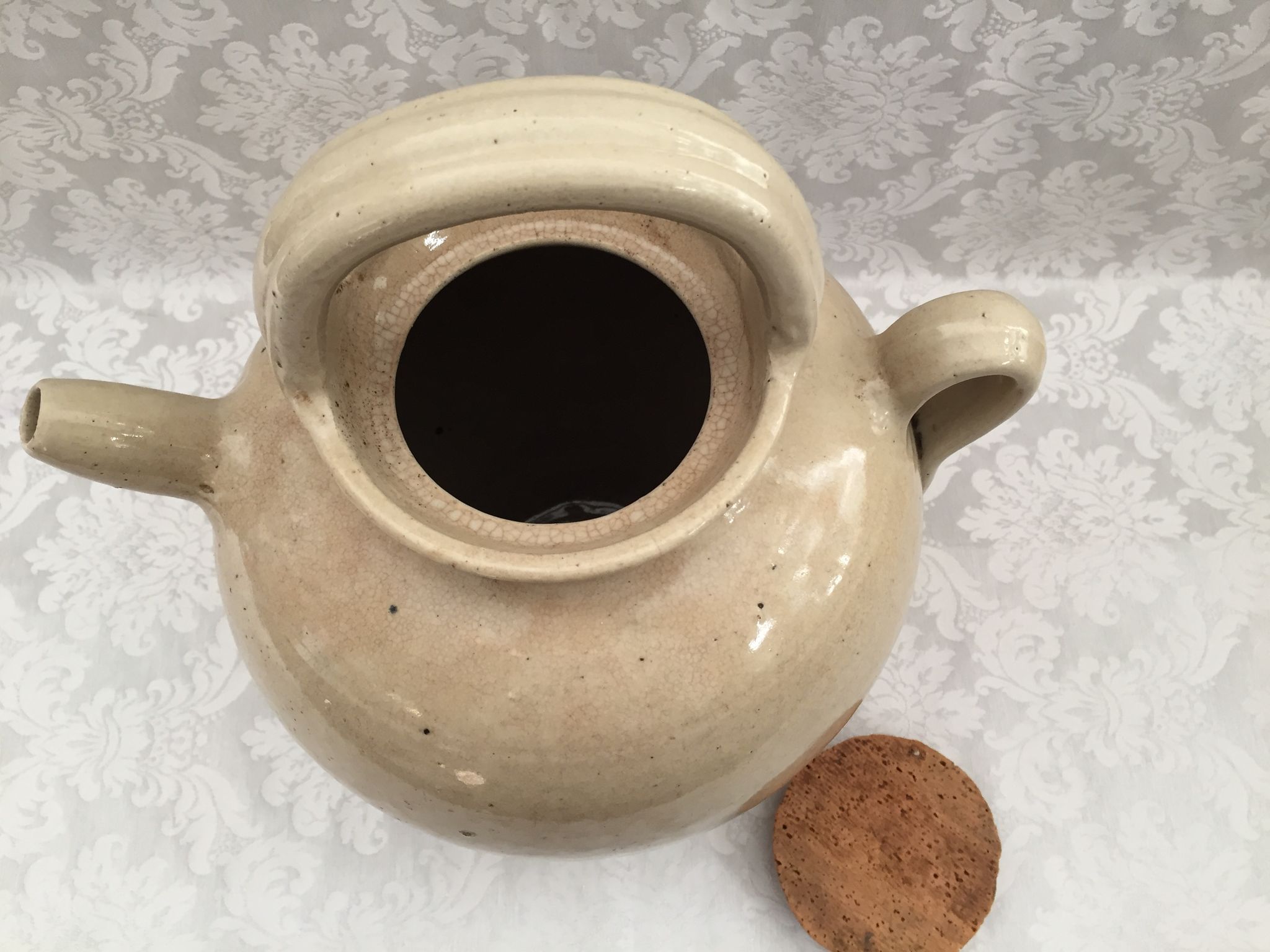 Old beaked jug gargoulette pichet chevrette terracotta