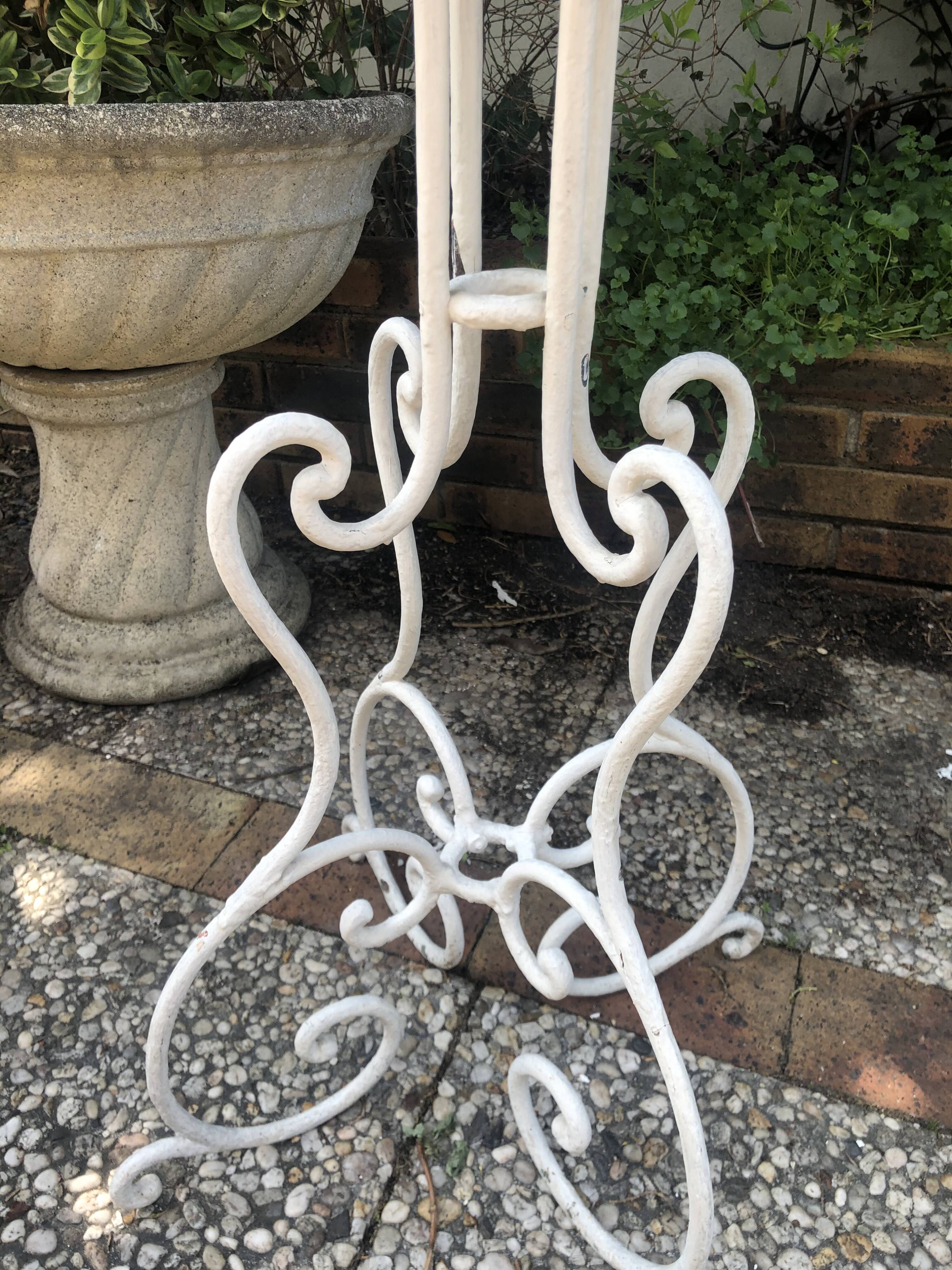 Jardinière en fer forgé