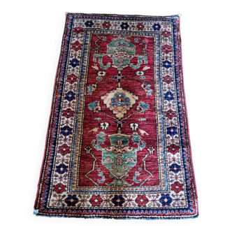 Small oriental rug 116 x 65 cm