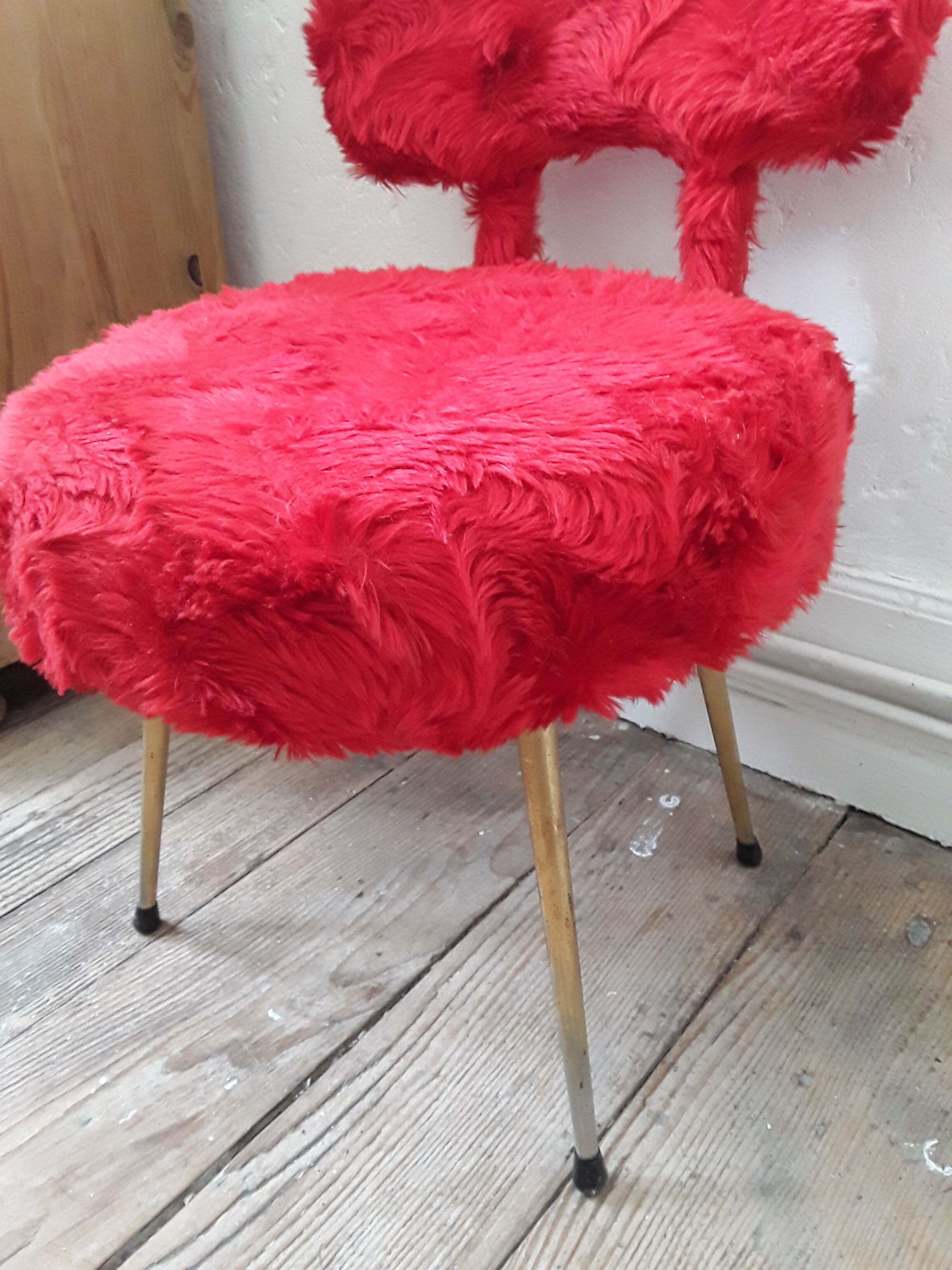 Vintage 70s plush chair