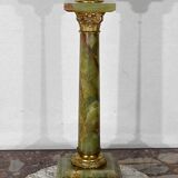 Pied à colonne en onyx vert, goût empire – début xxe