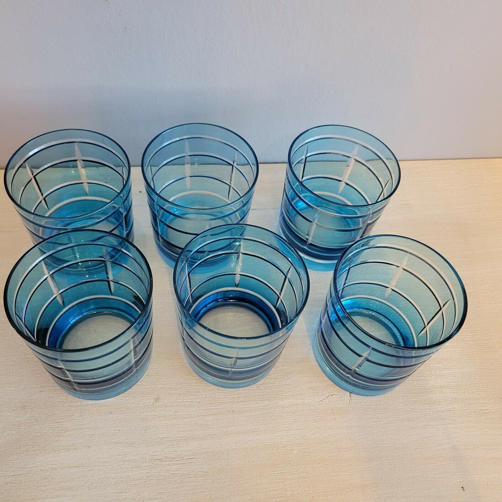 6 glasses of colour-cut blue whisky cups