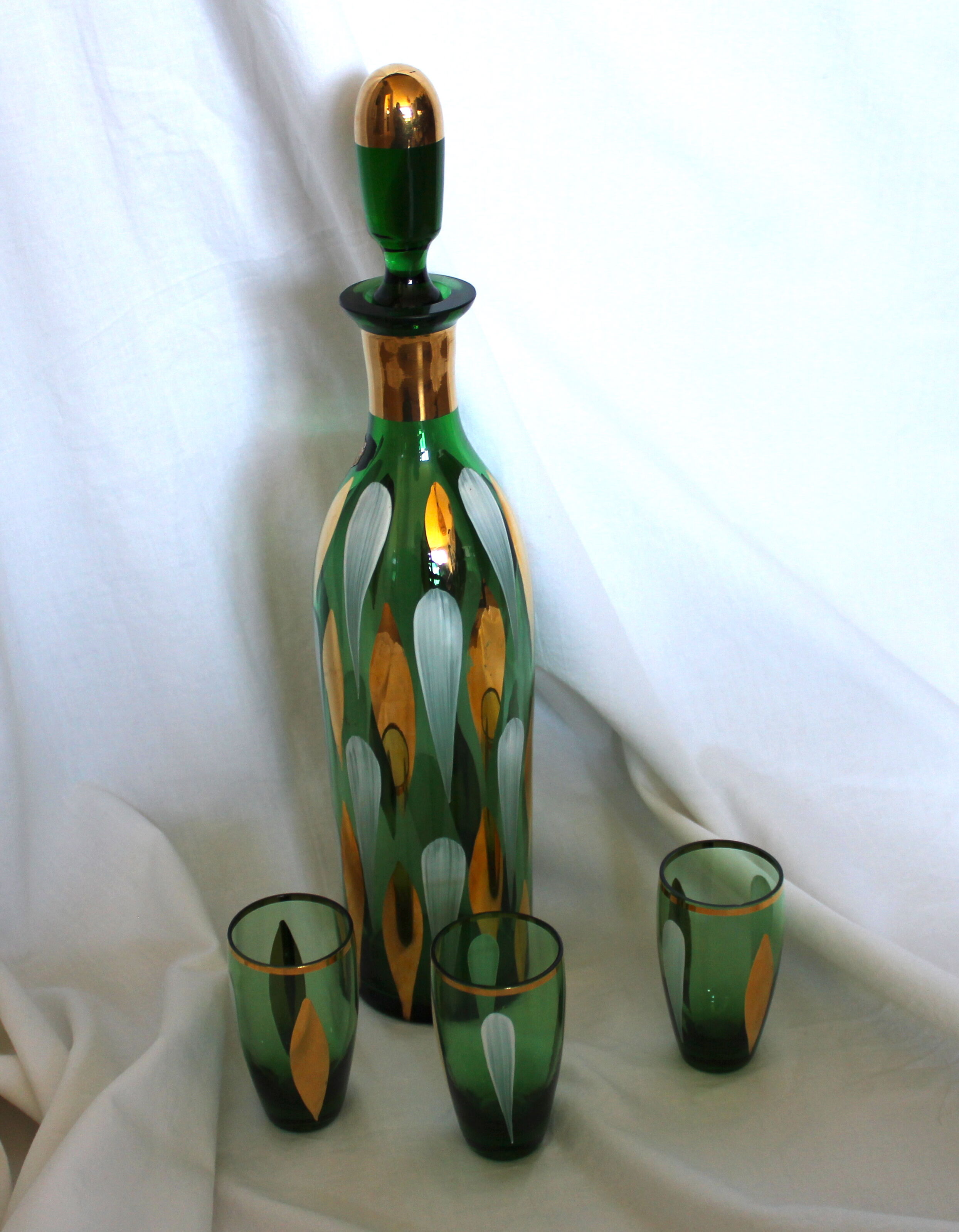 Set carafe and glasses
