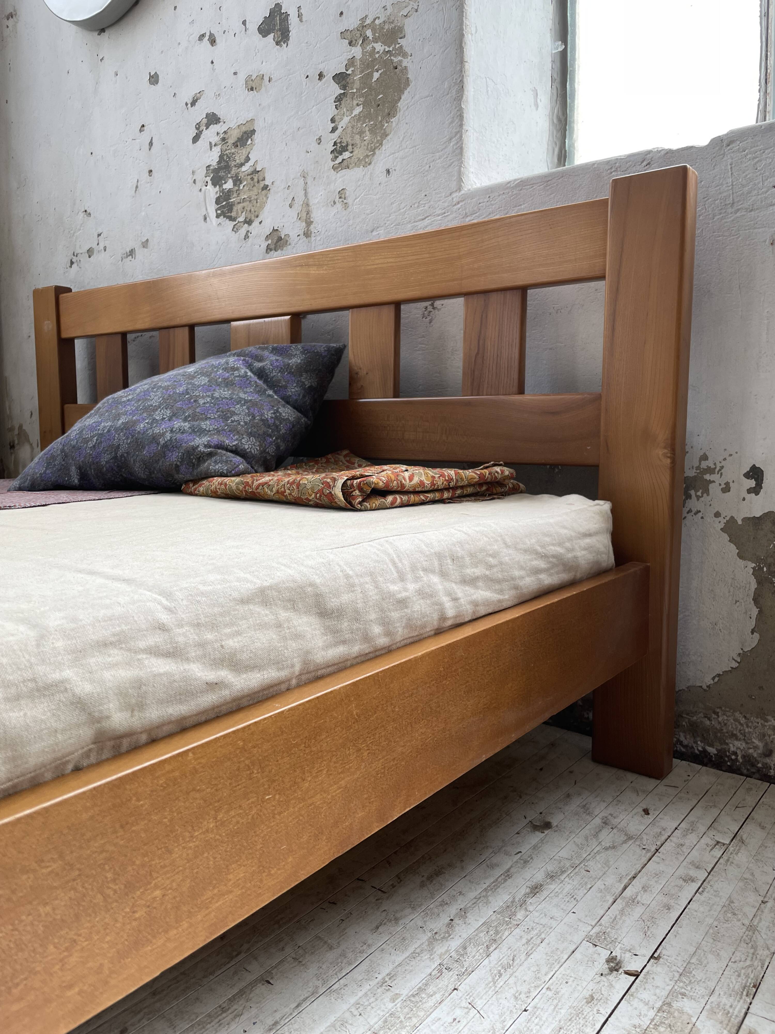 Maison Regain solid double bed 140 cm