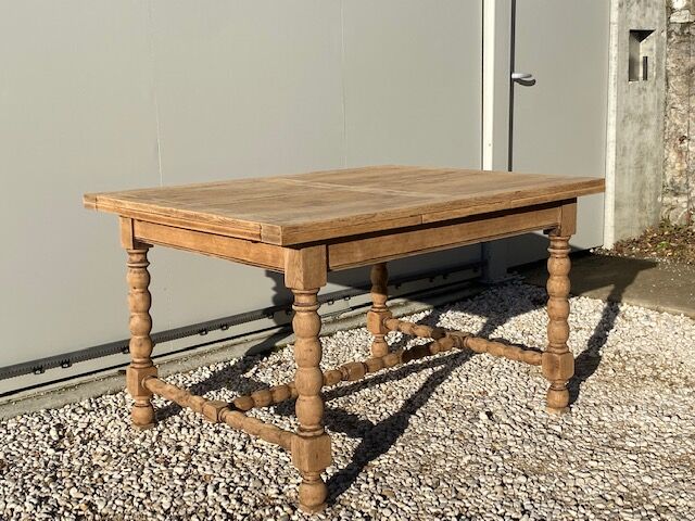 Farmhouse table with extensions up to 223 cm