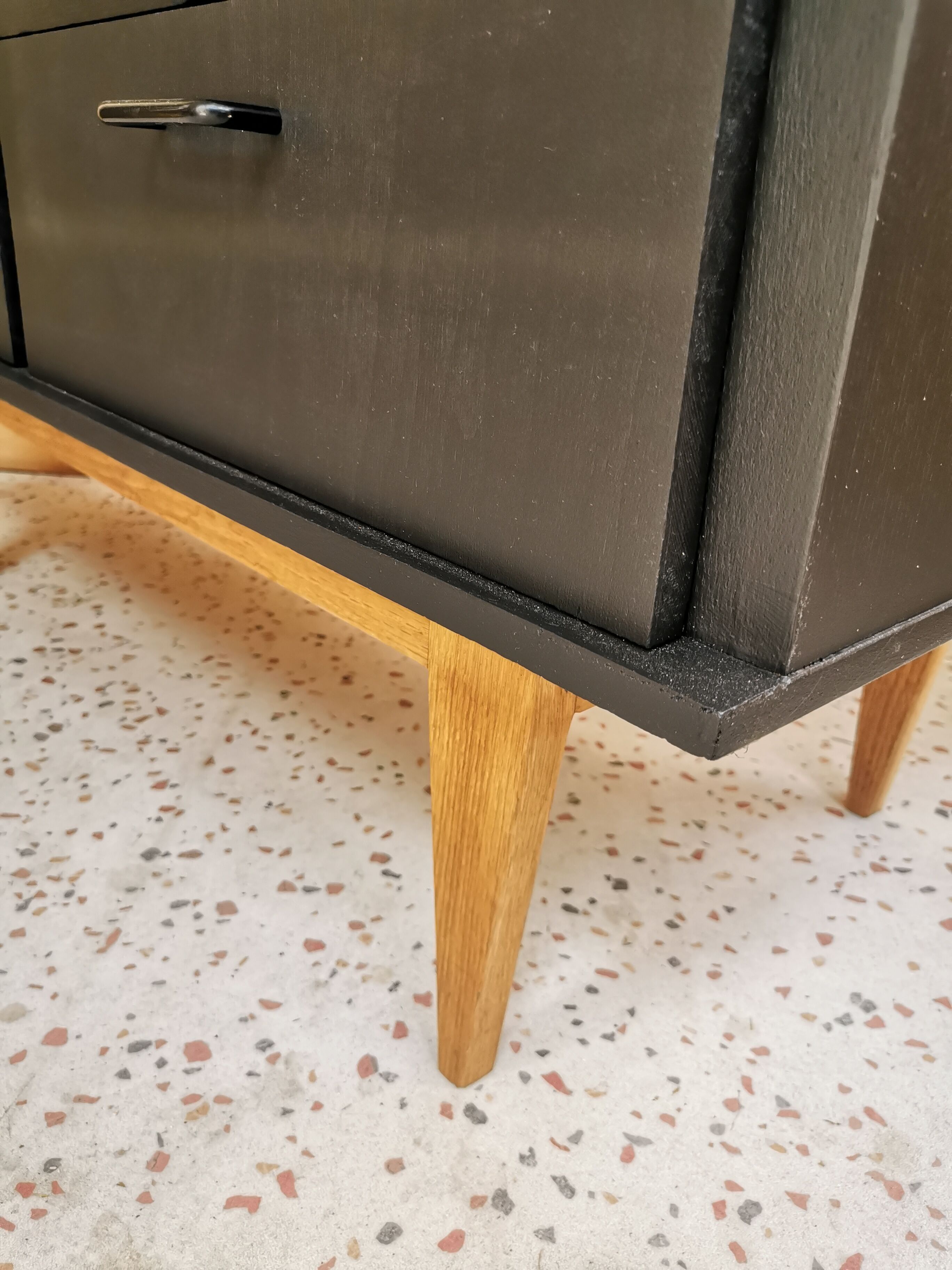 Black chest of drawers