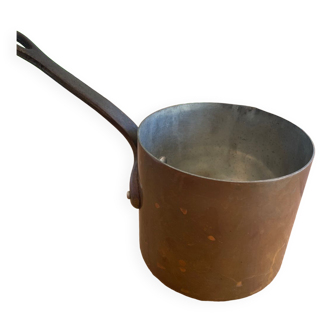 Copper saucepan