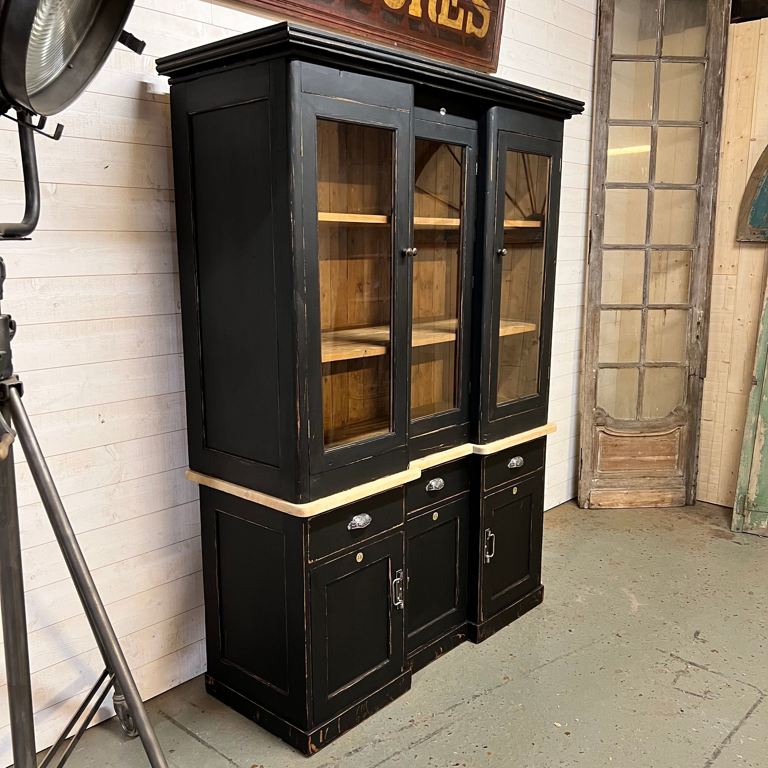 Buffet two bodies of commerce.